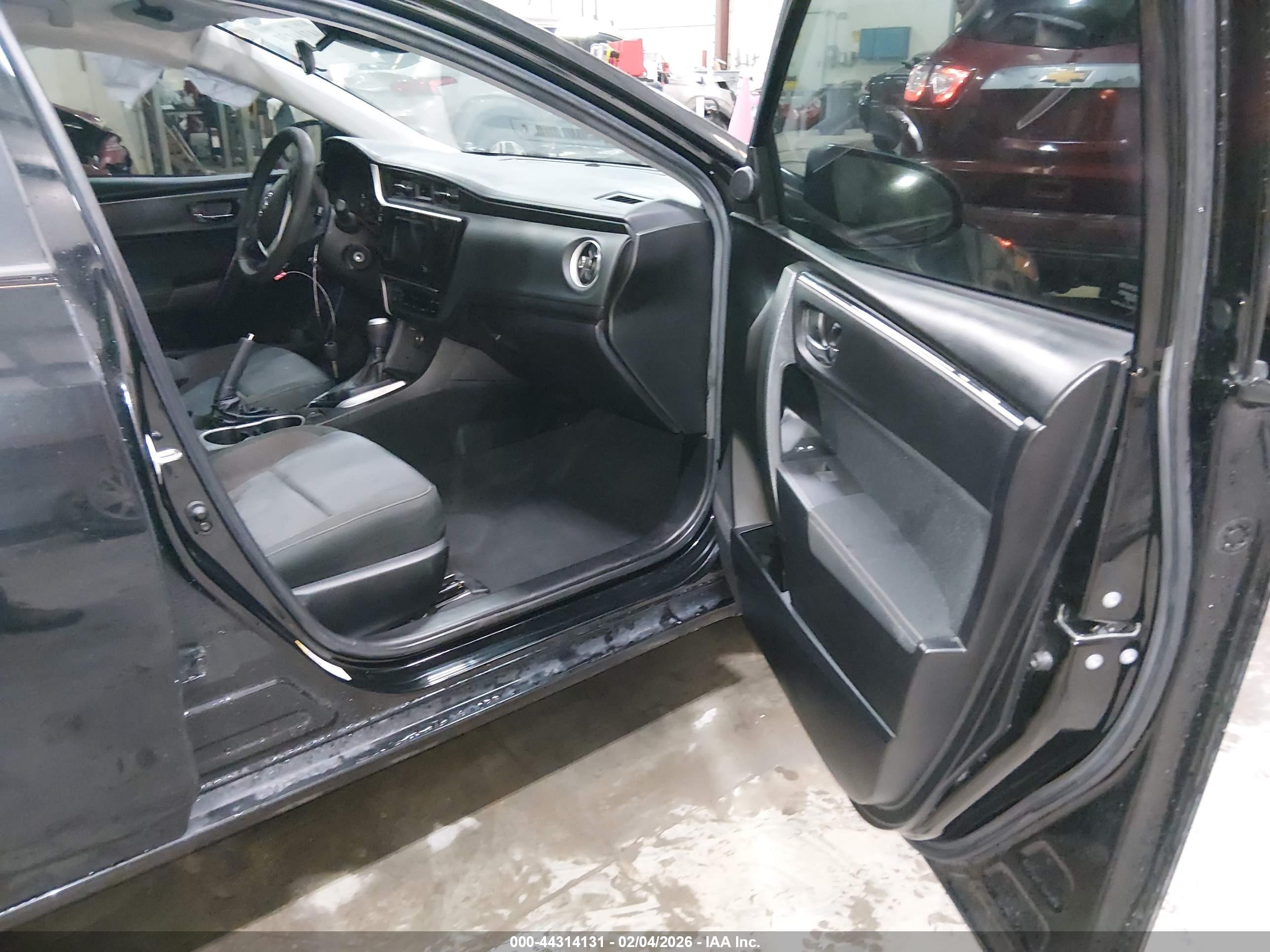 TOYOTA COROLLA image 5