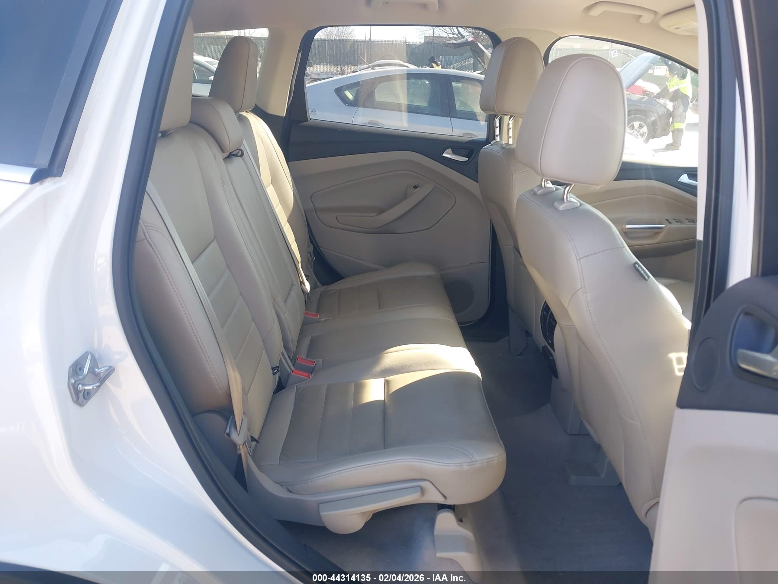 FORD ESCAPE image 8
