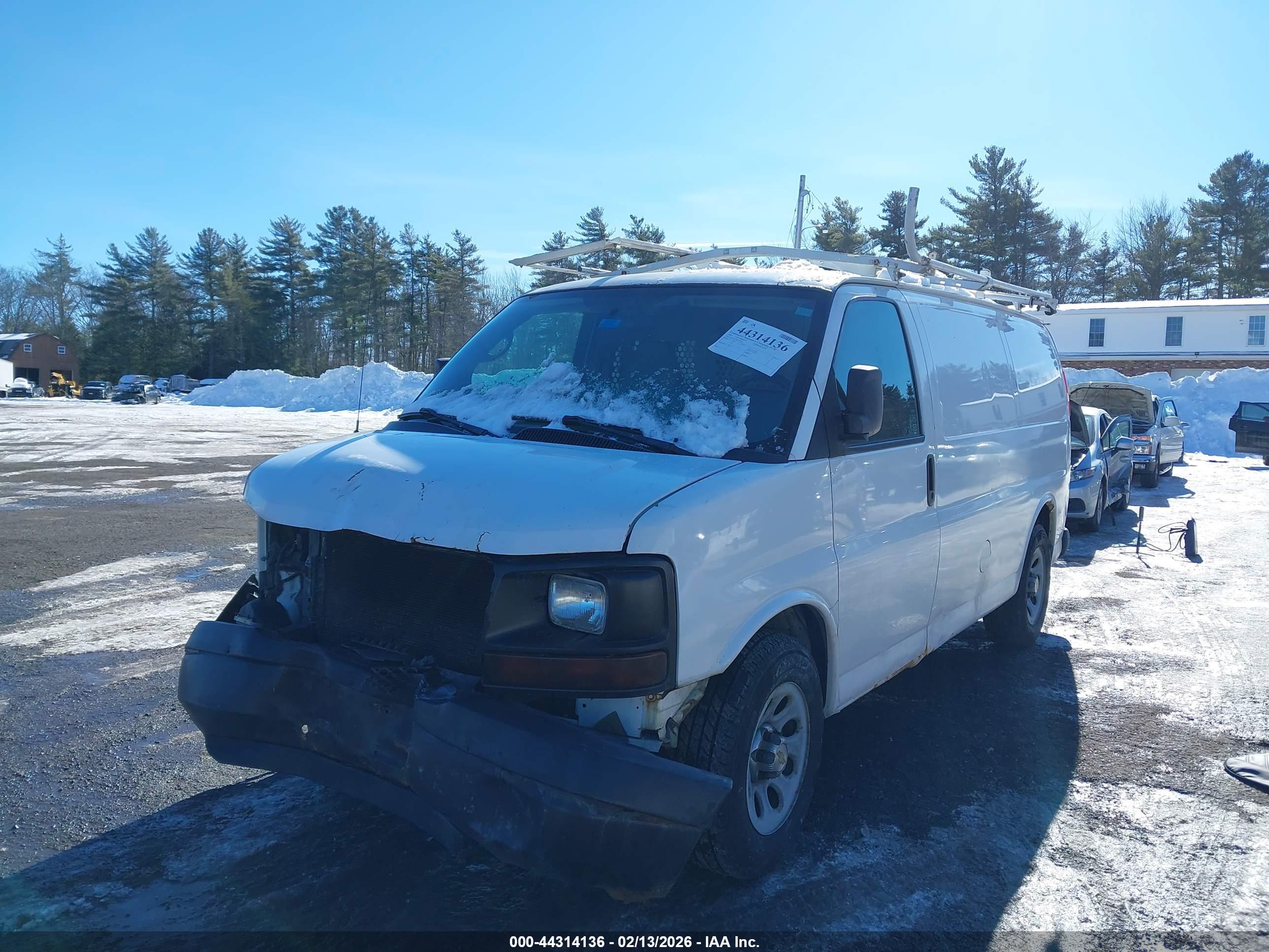 CHEVROLET EXPRESS image 2