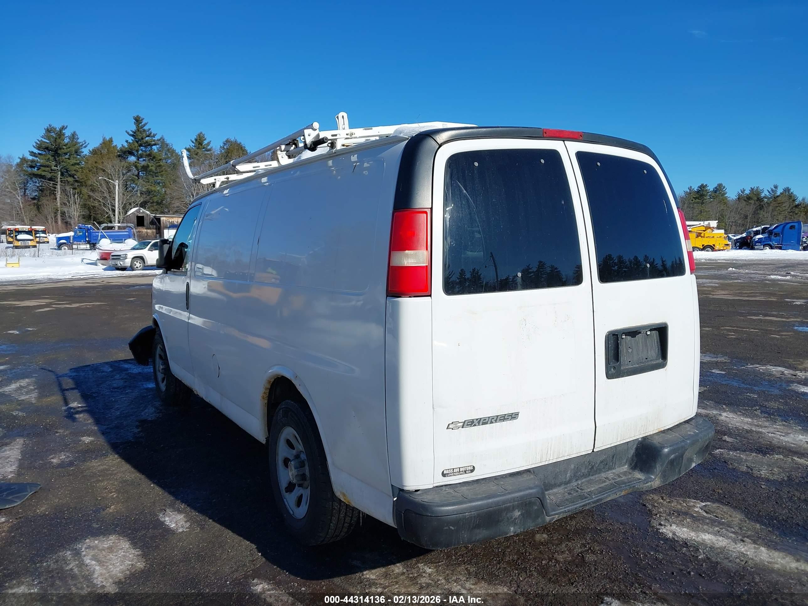 CHEVROLET EXPRESS image 3