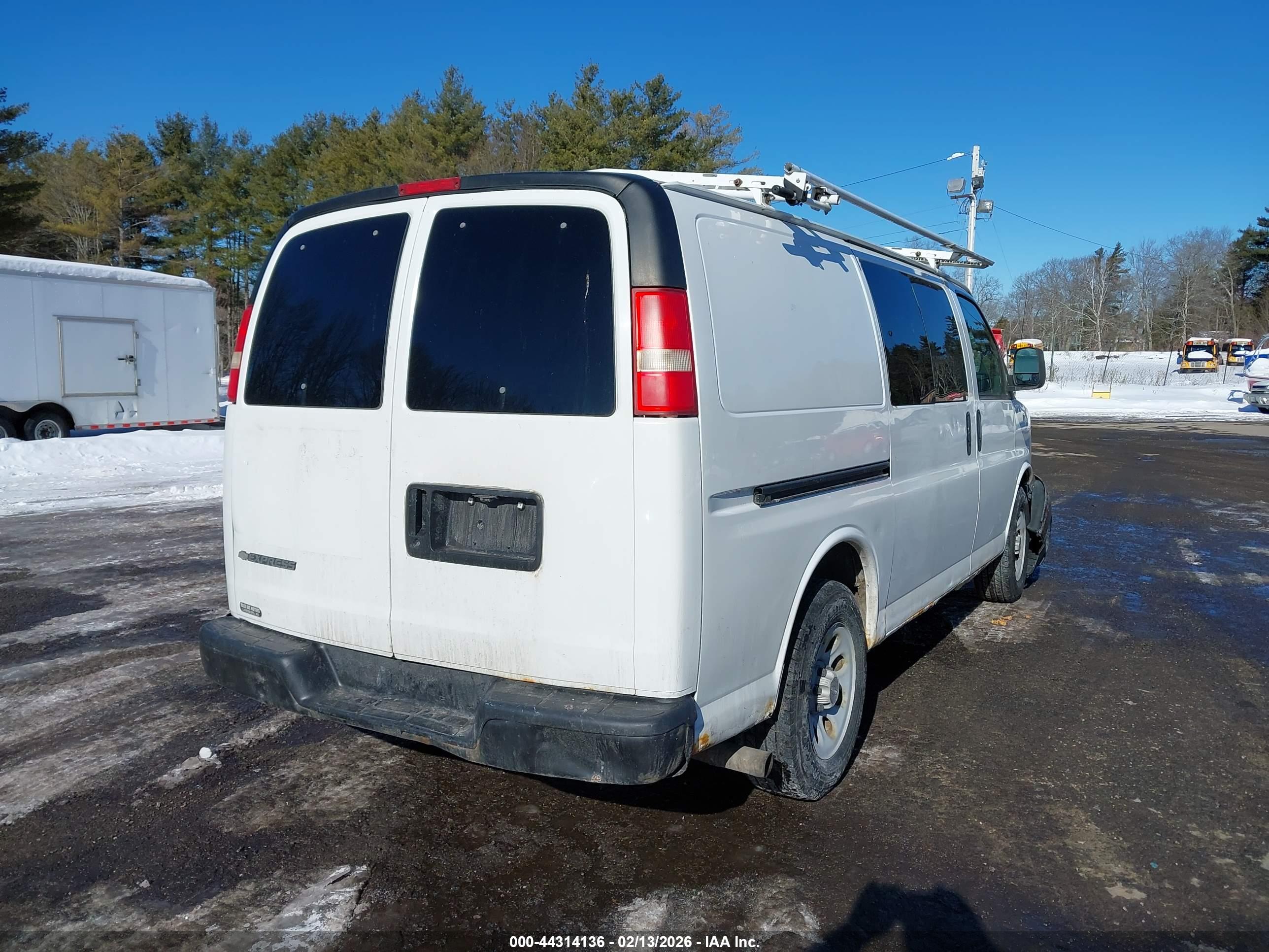 CHEVROLET EXPRESS image 4