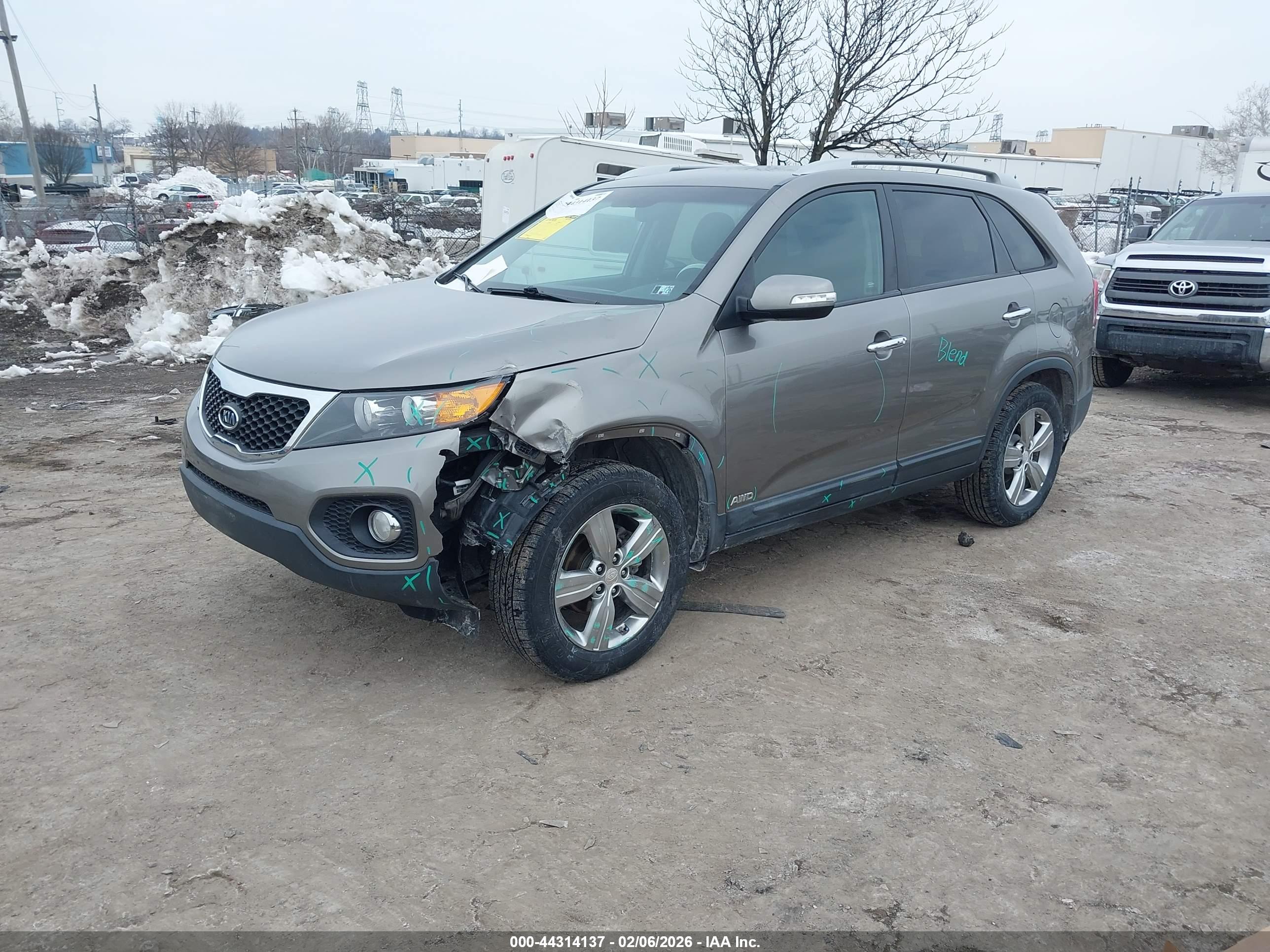 KIA SORENTO image 2