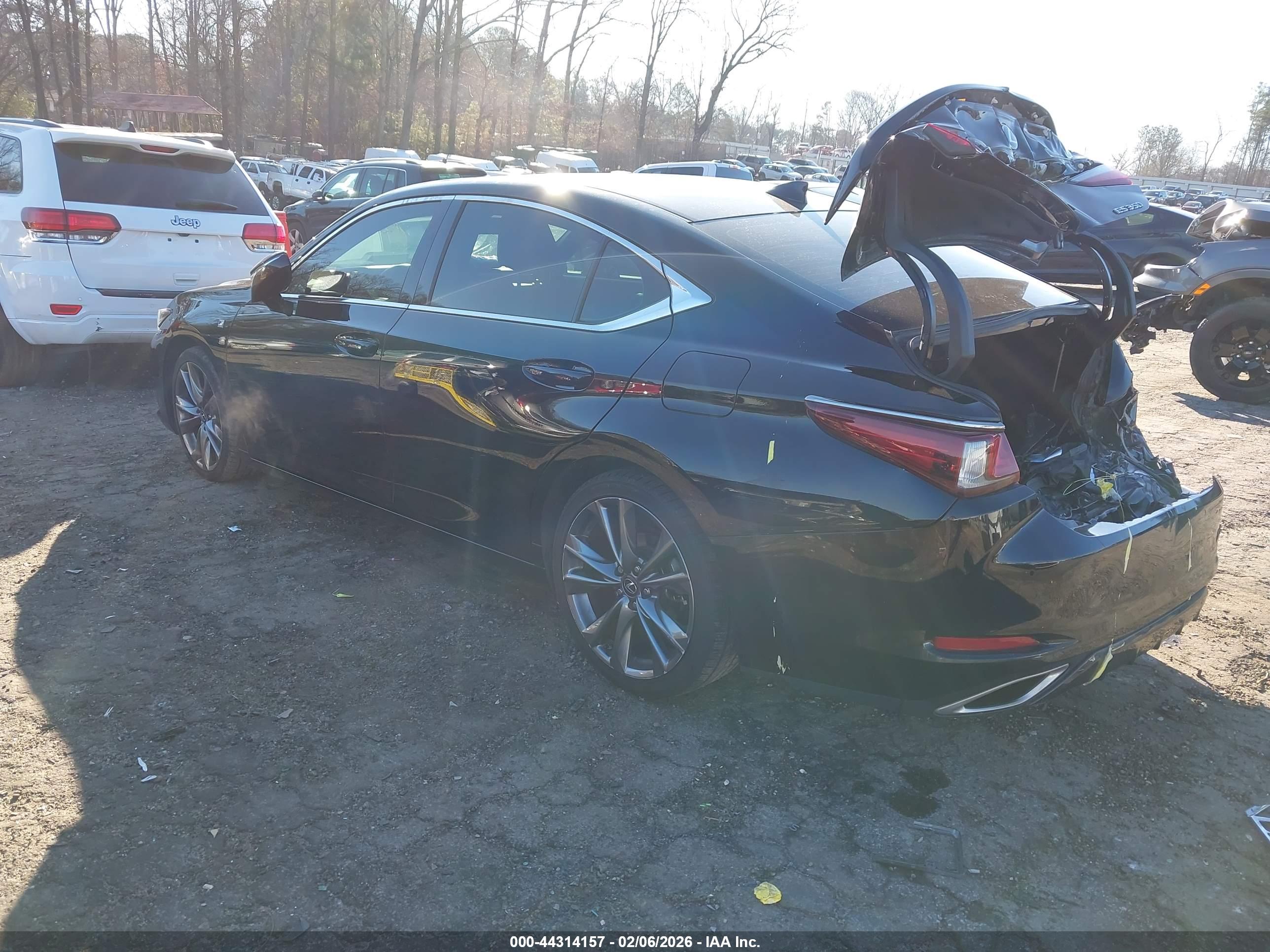 LEXUS ES image 3