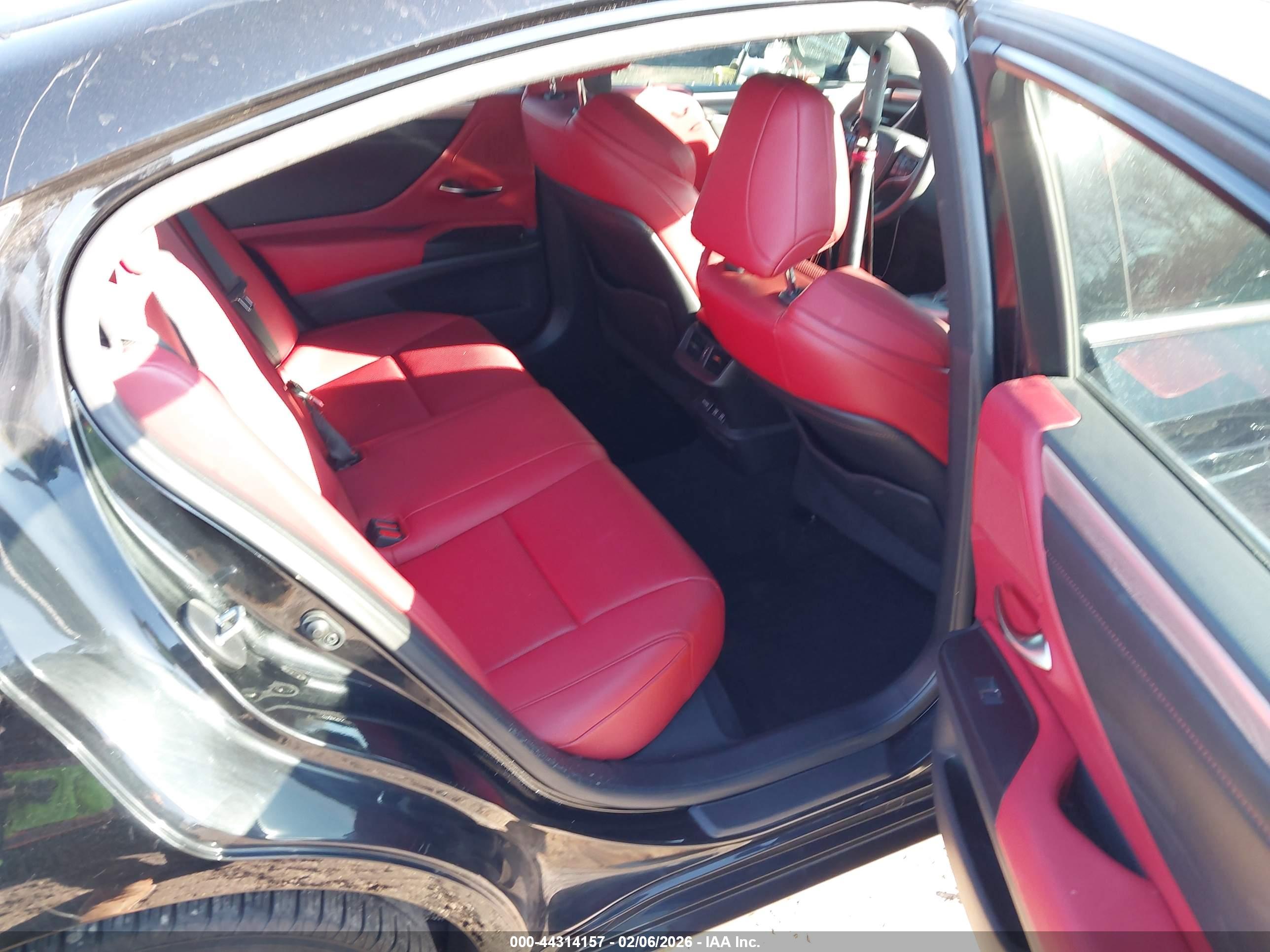 LEXUS ES image 8