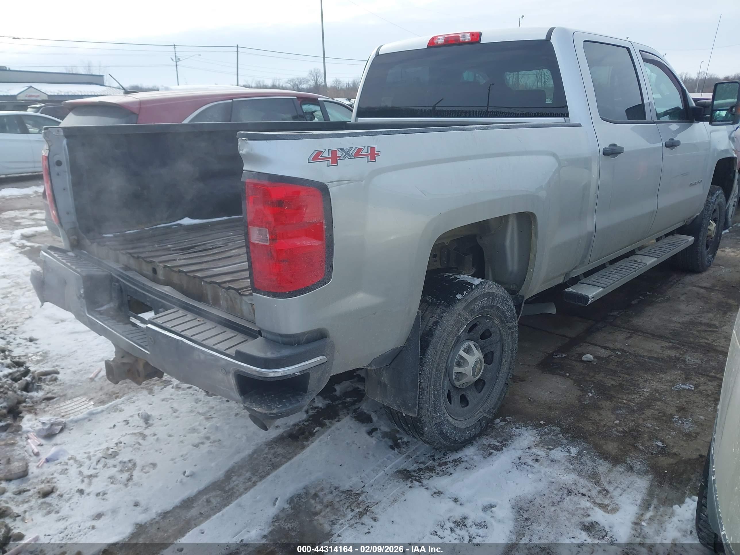 CHEVROLET SILVERADO image 4