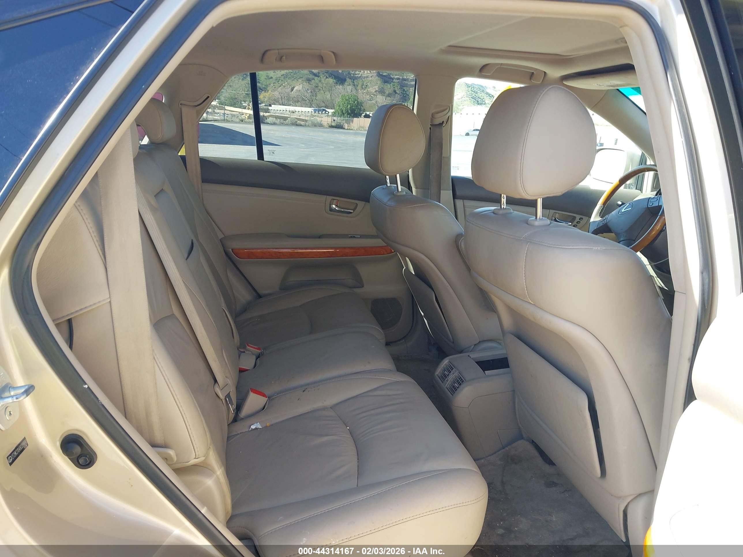 LEXUS RX image 8