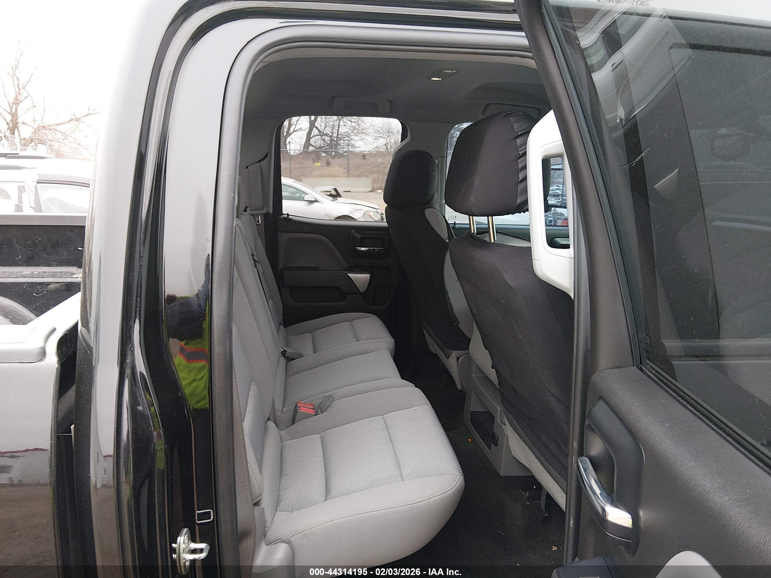 CHEVROLET SILVERADO image 8