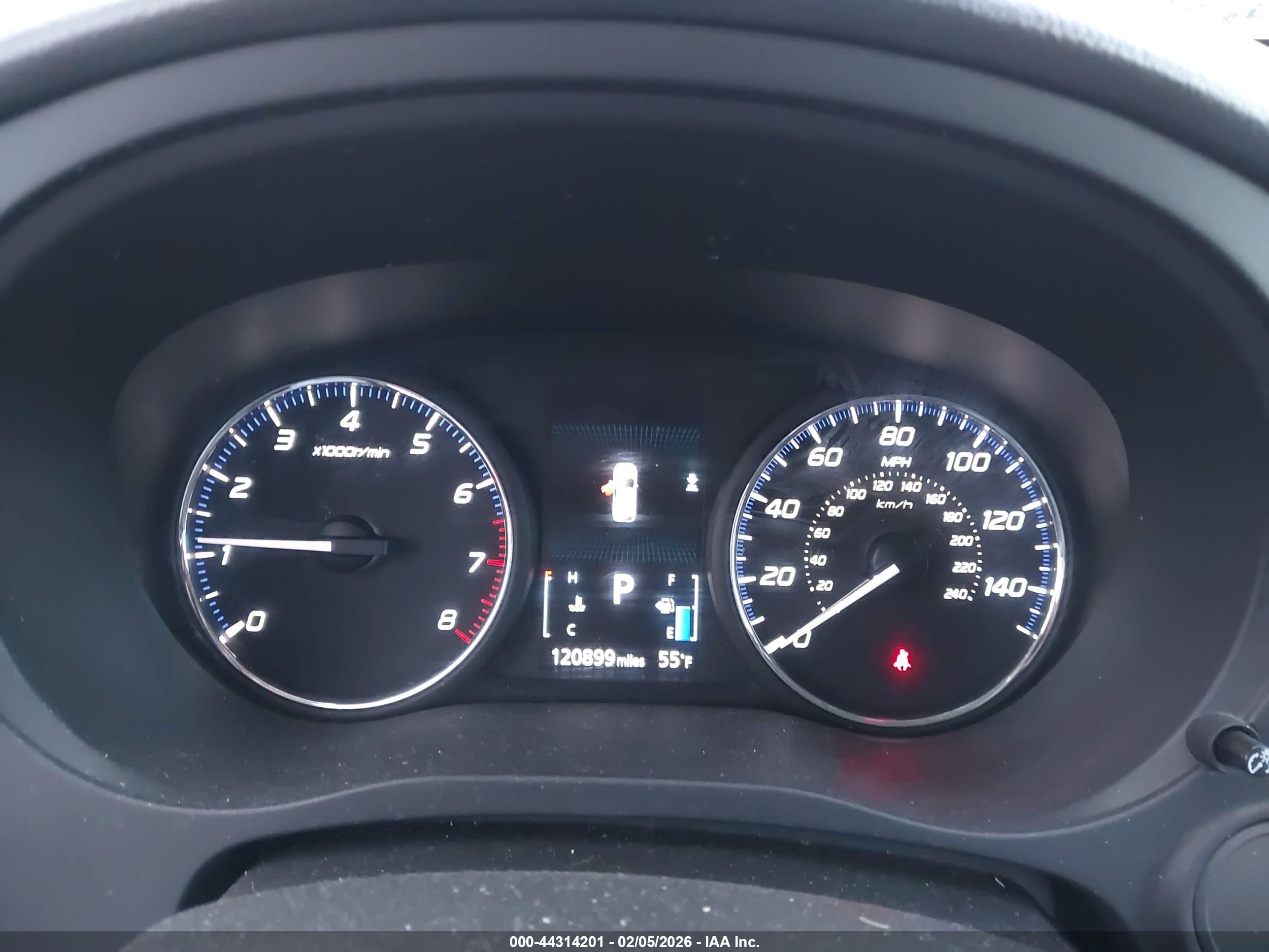 MITSUBISHI OUTLANDER image 7