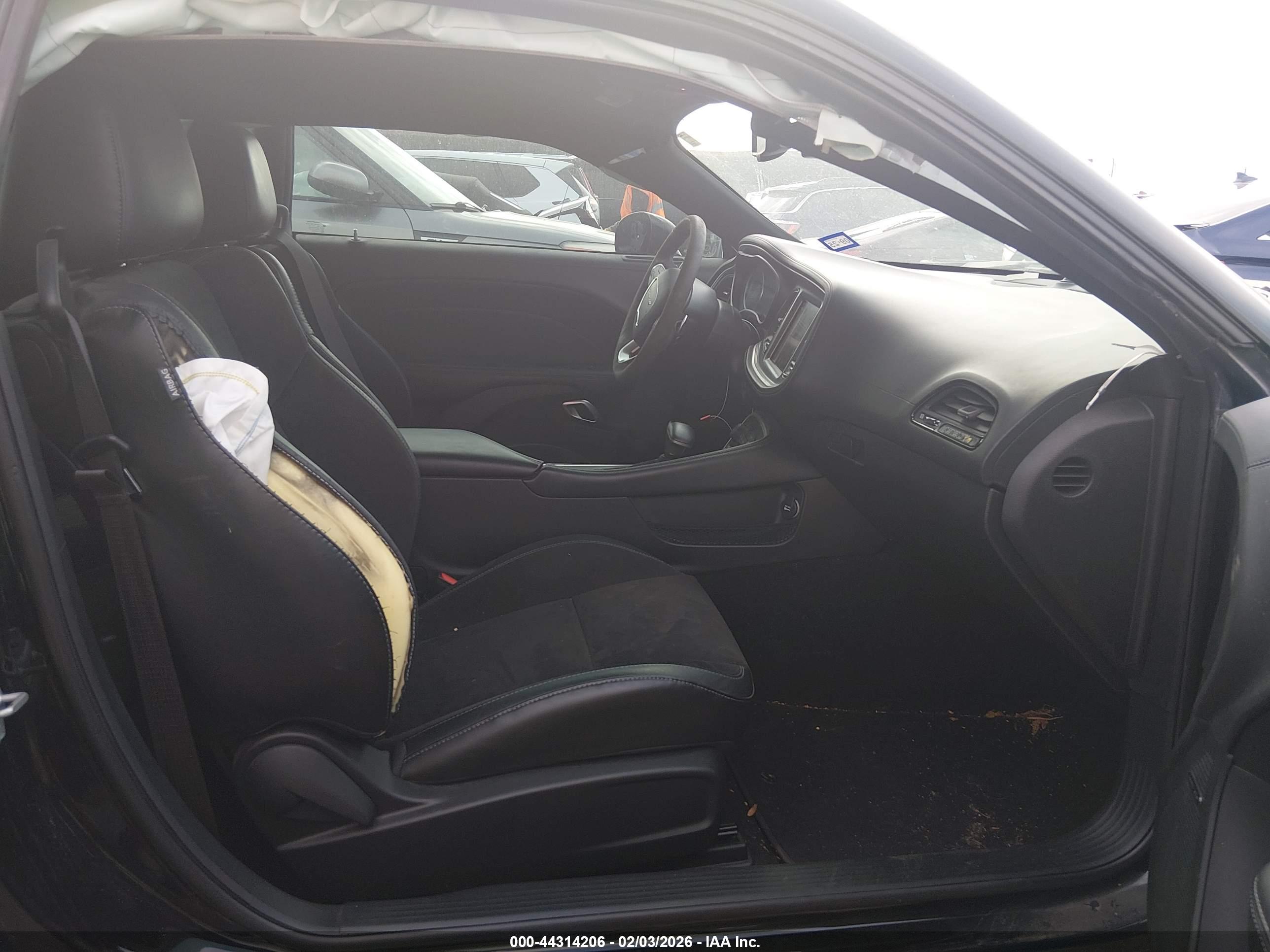 DODGE CHALLENGER image 5