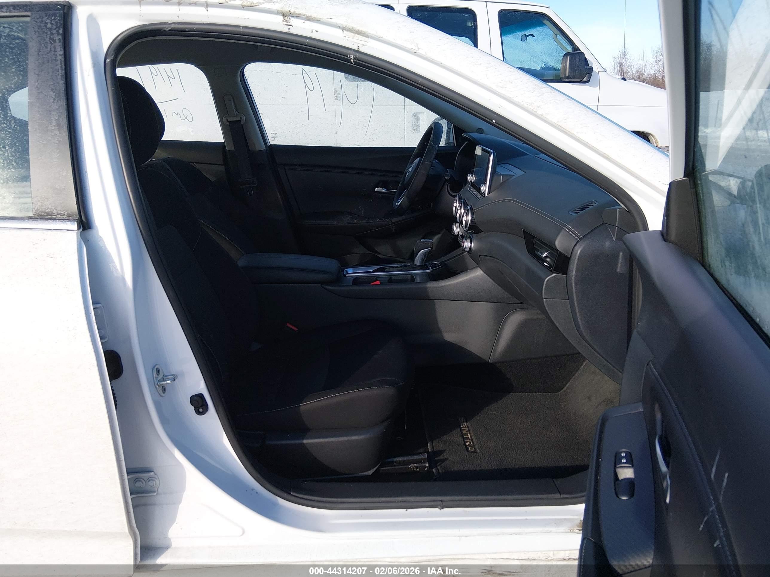 NISSAN SENTRA image 5
