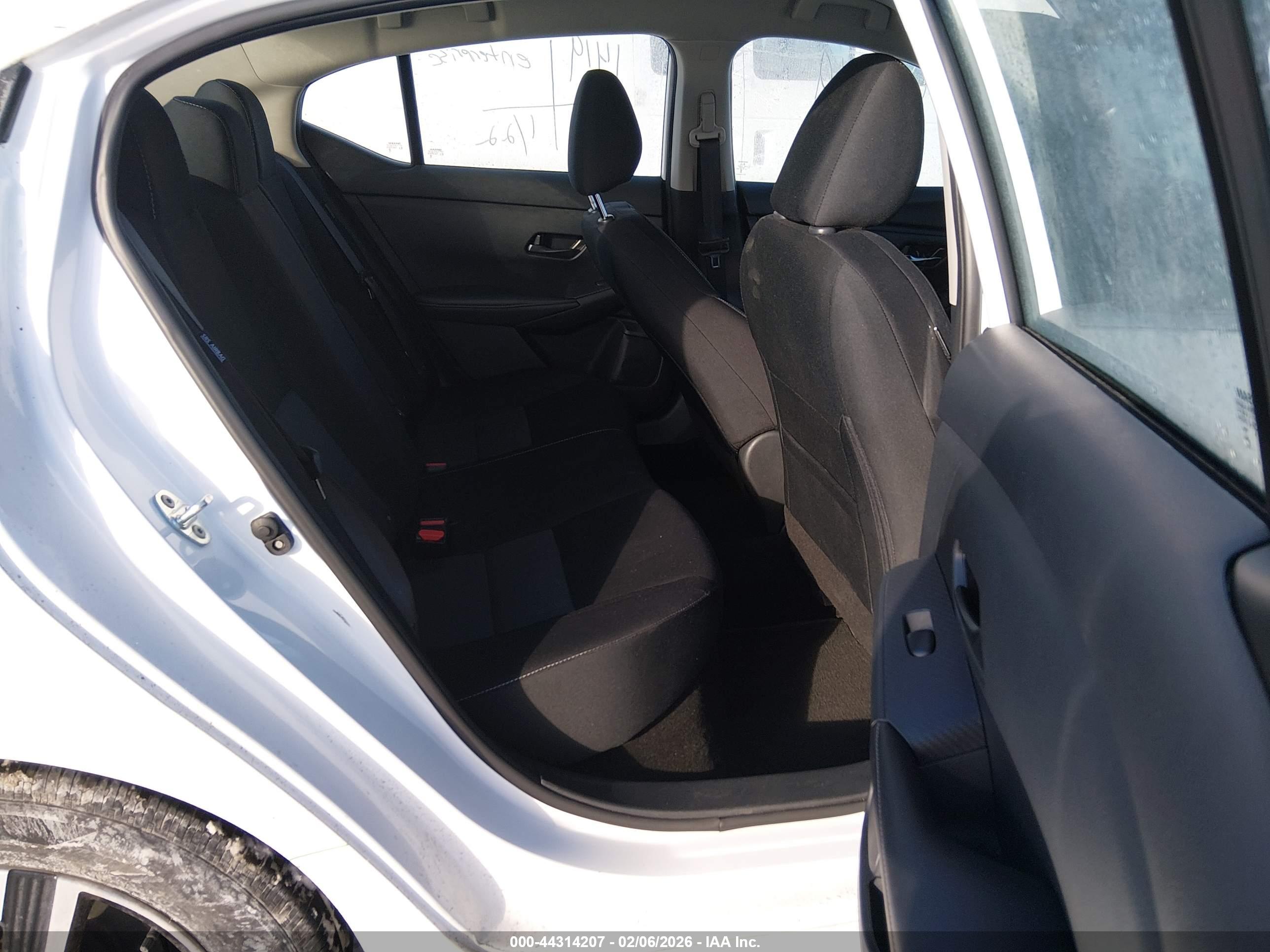 NISSAN SENTRA image 8