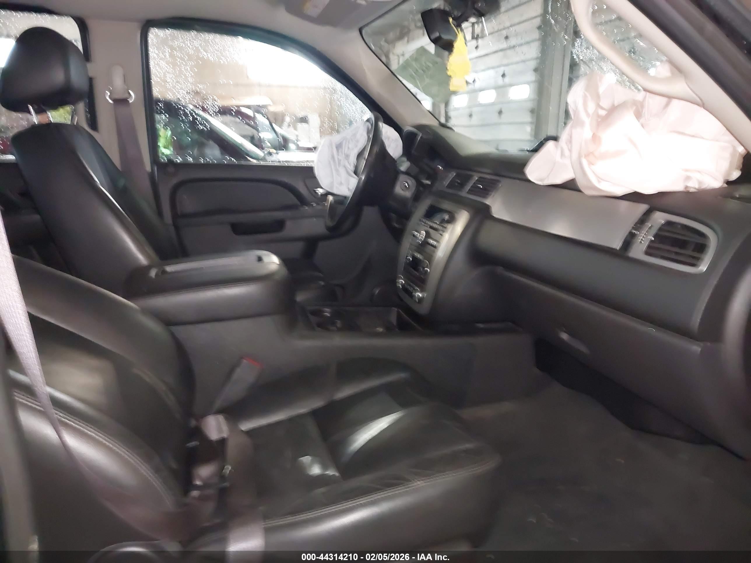 CHEVROLET SILVERADO image 5