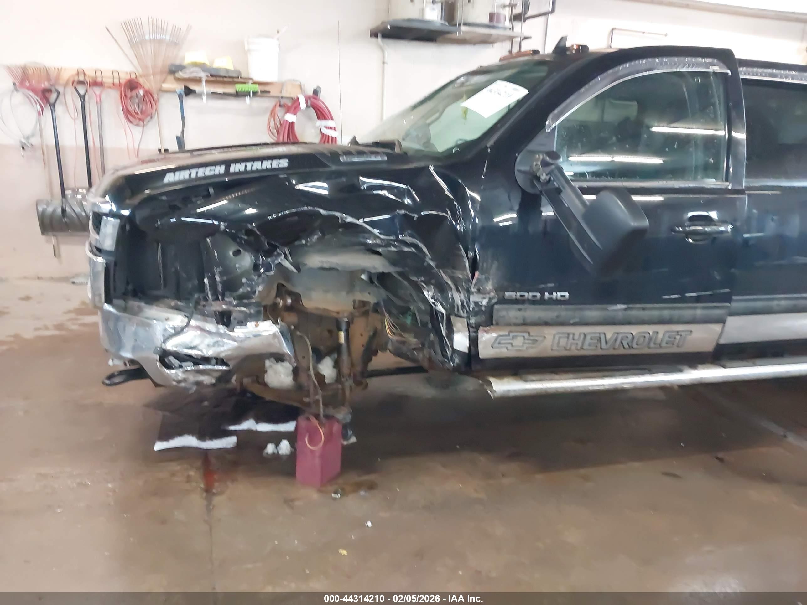 CHEVROLET SILVERADO image 6
