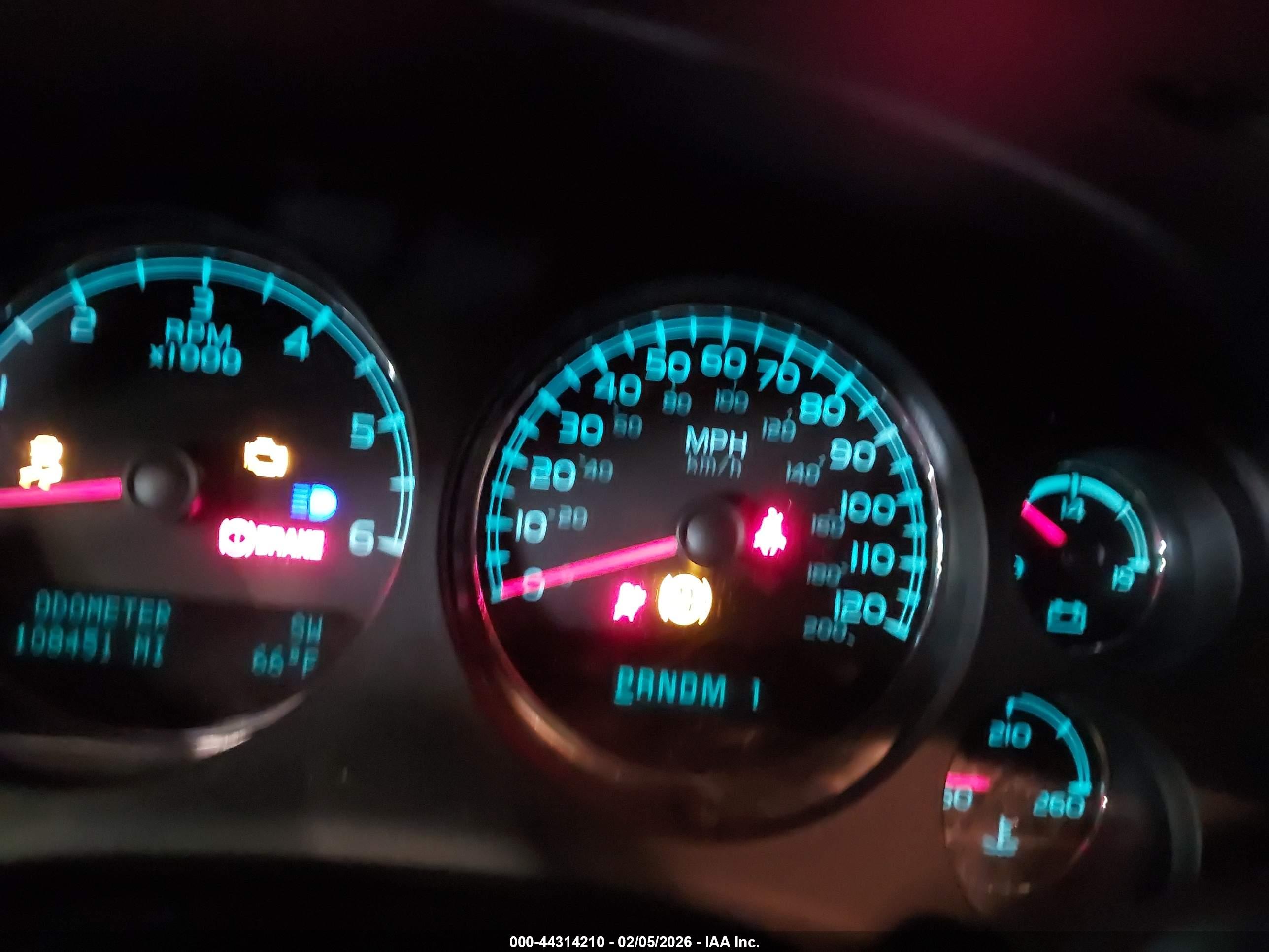 CHEVROLET SILVERADO image 7