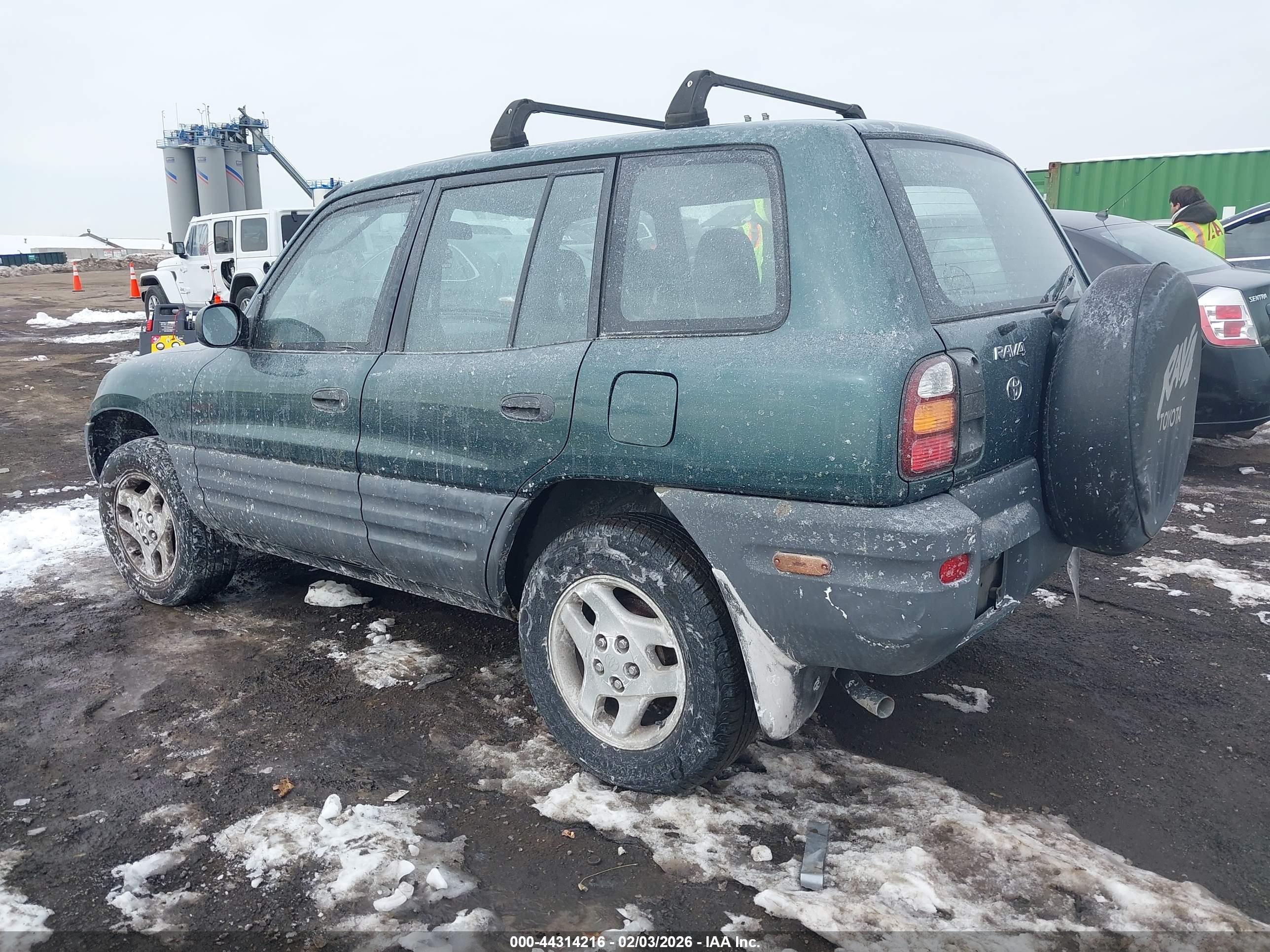 TOYOTA RAV4 image 3