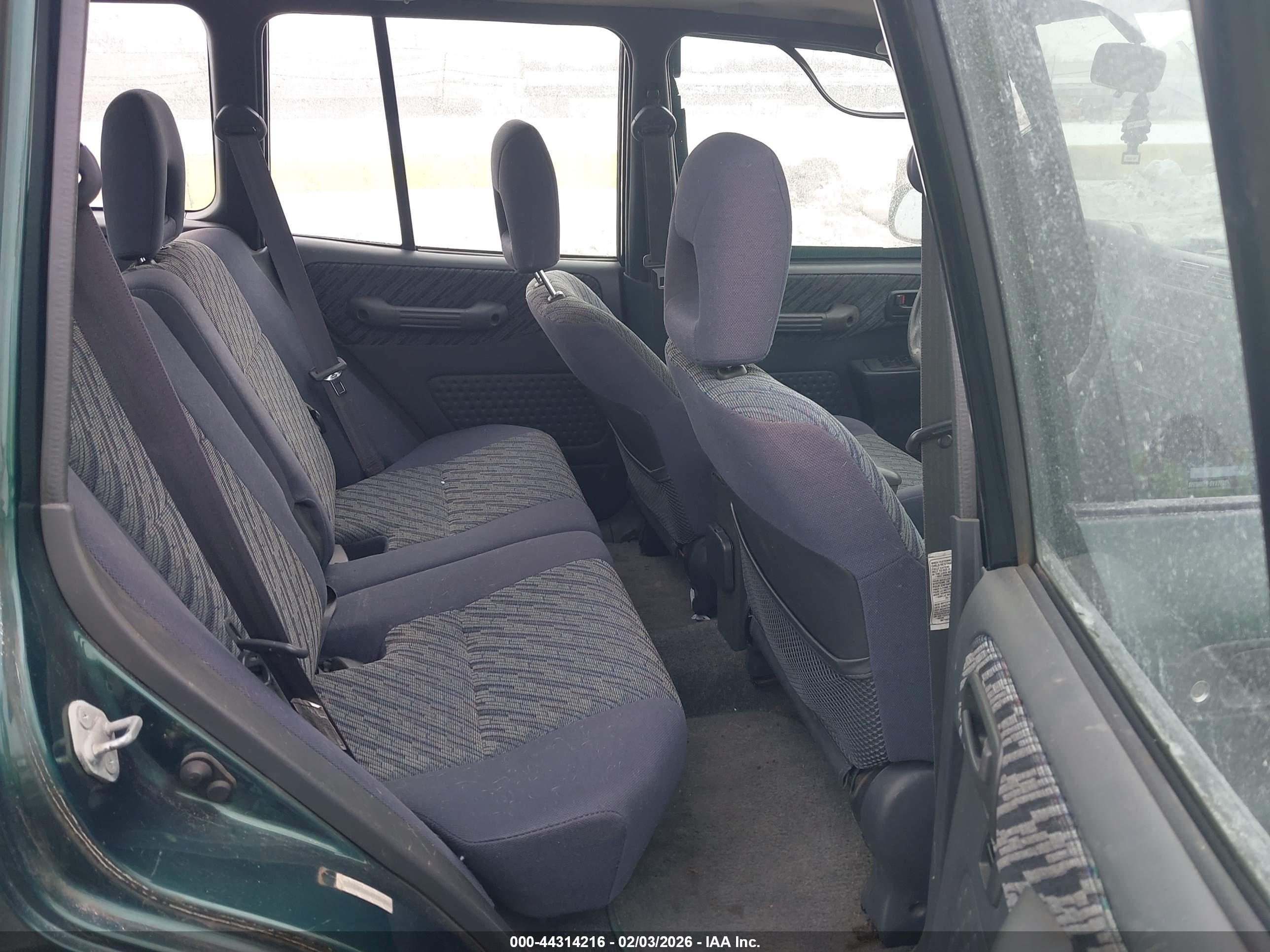 TOYOTA RAV4 image 8