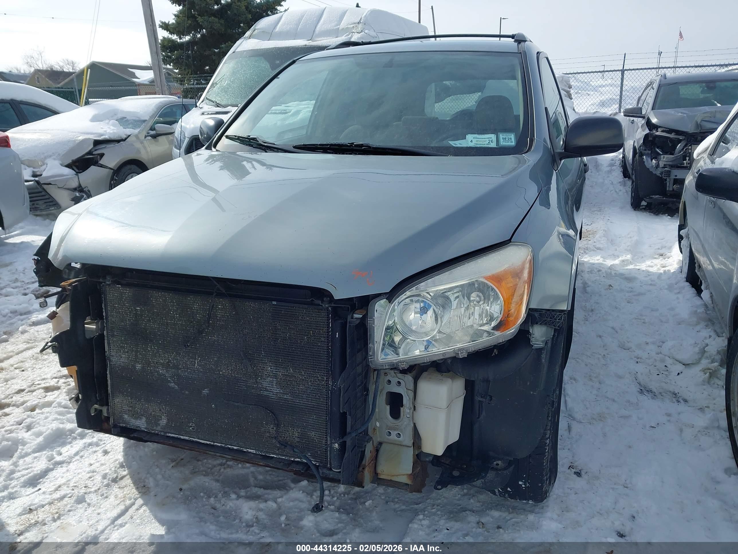 TOYOTA RAV4 image 6