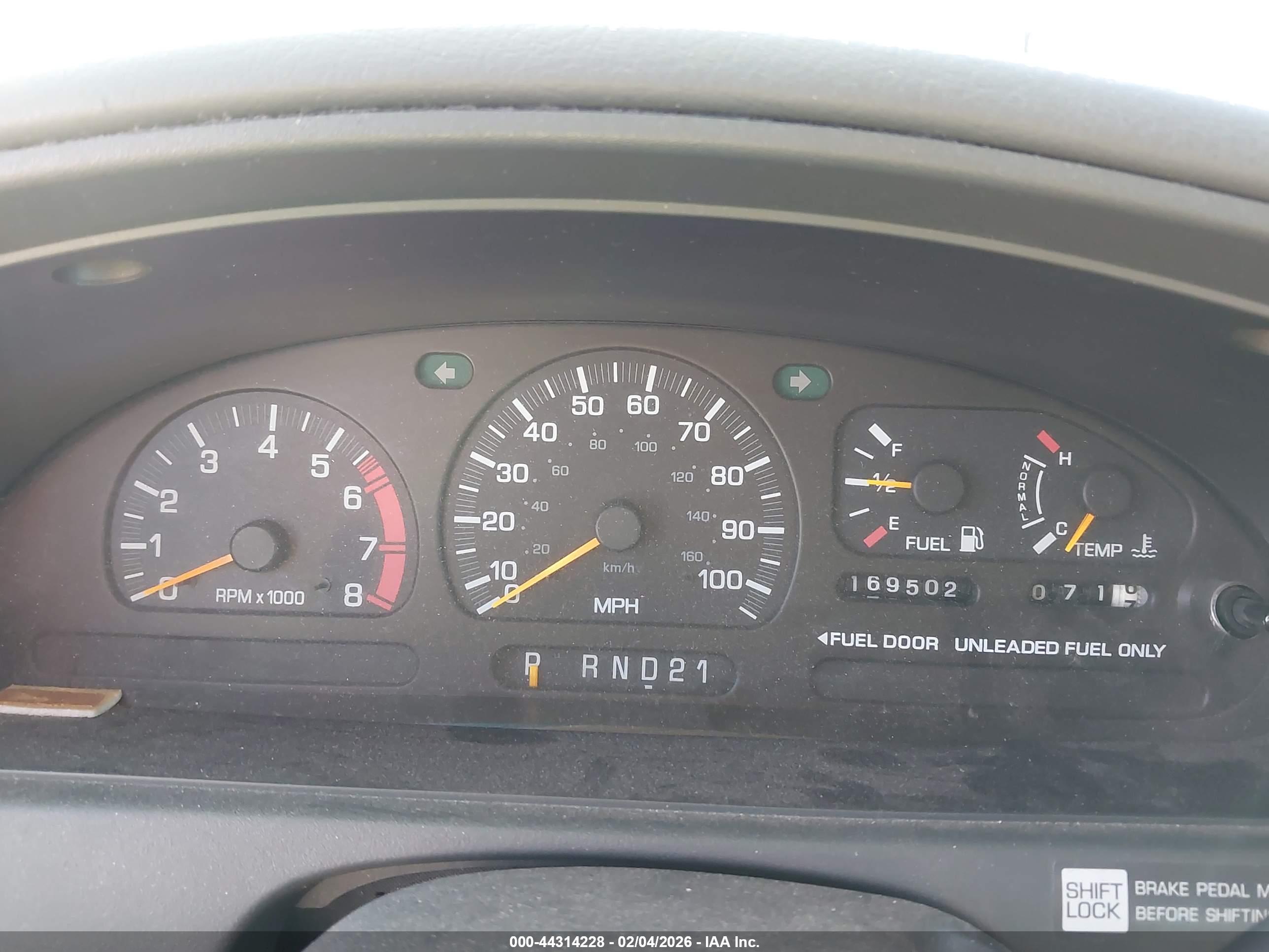 NISSAN QUEST image 7