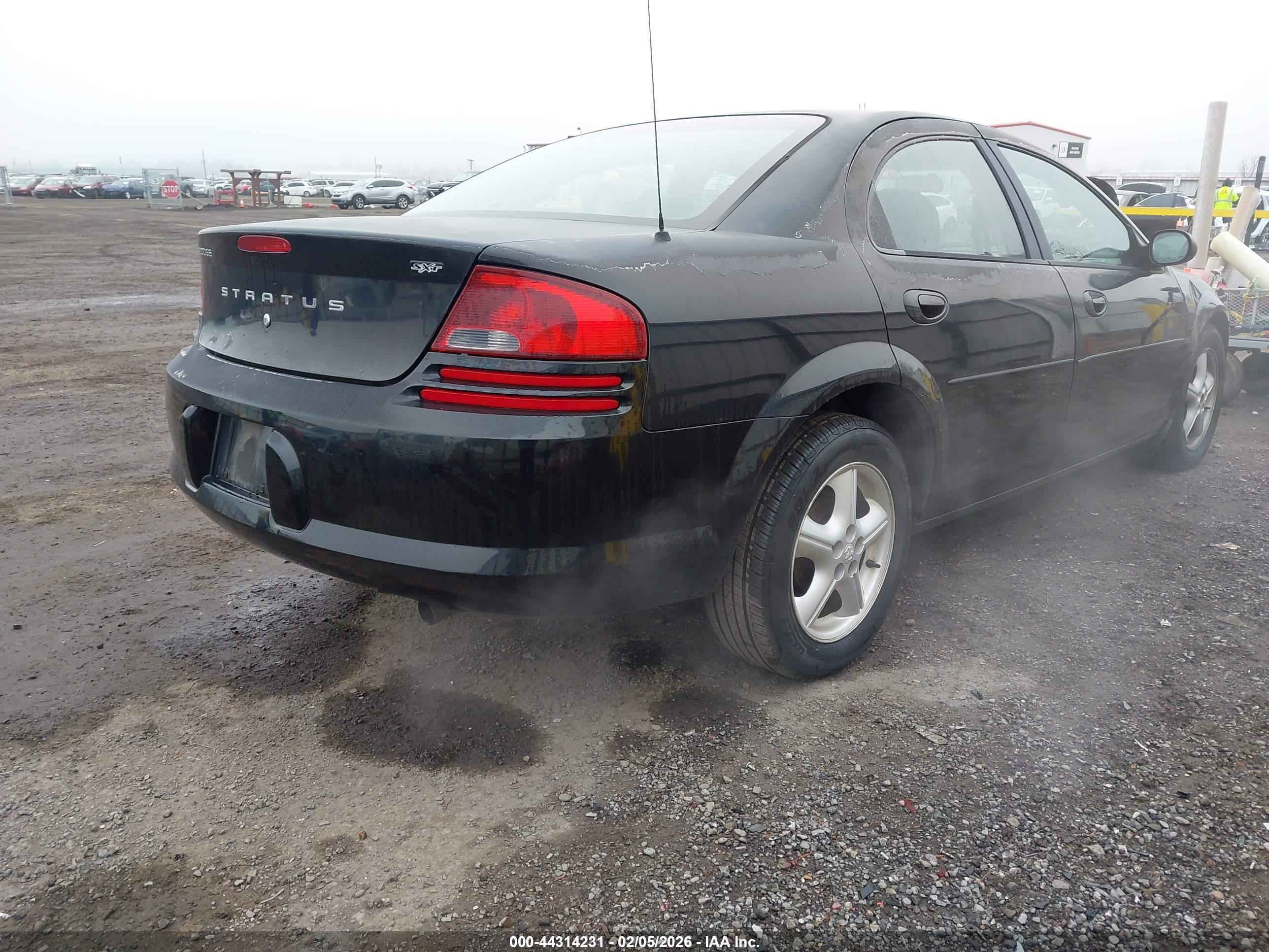 DODGE STRATUS image 4