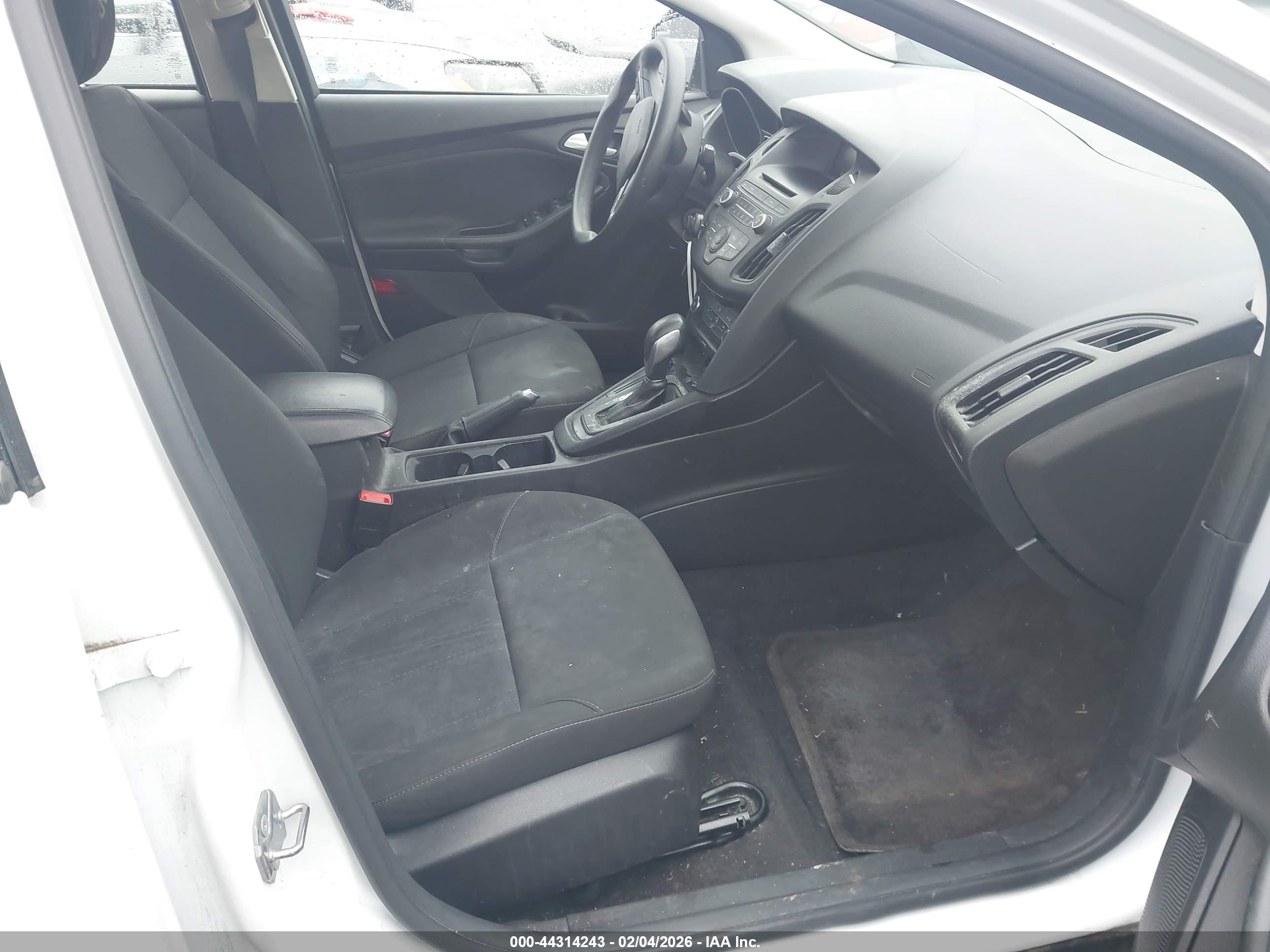 FORD FOCUS image 5