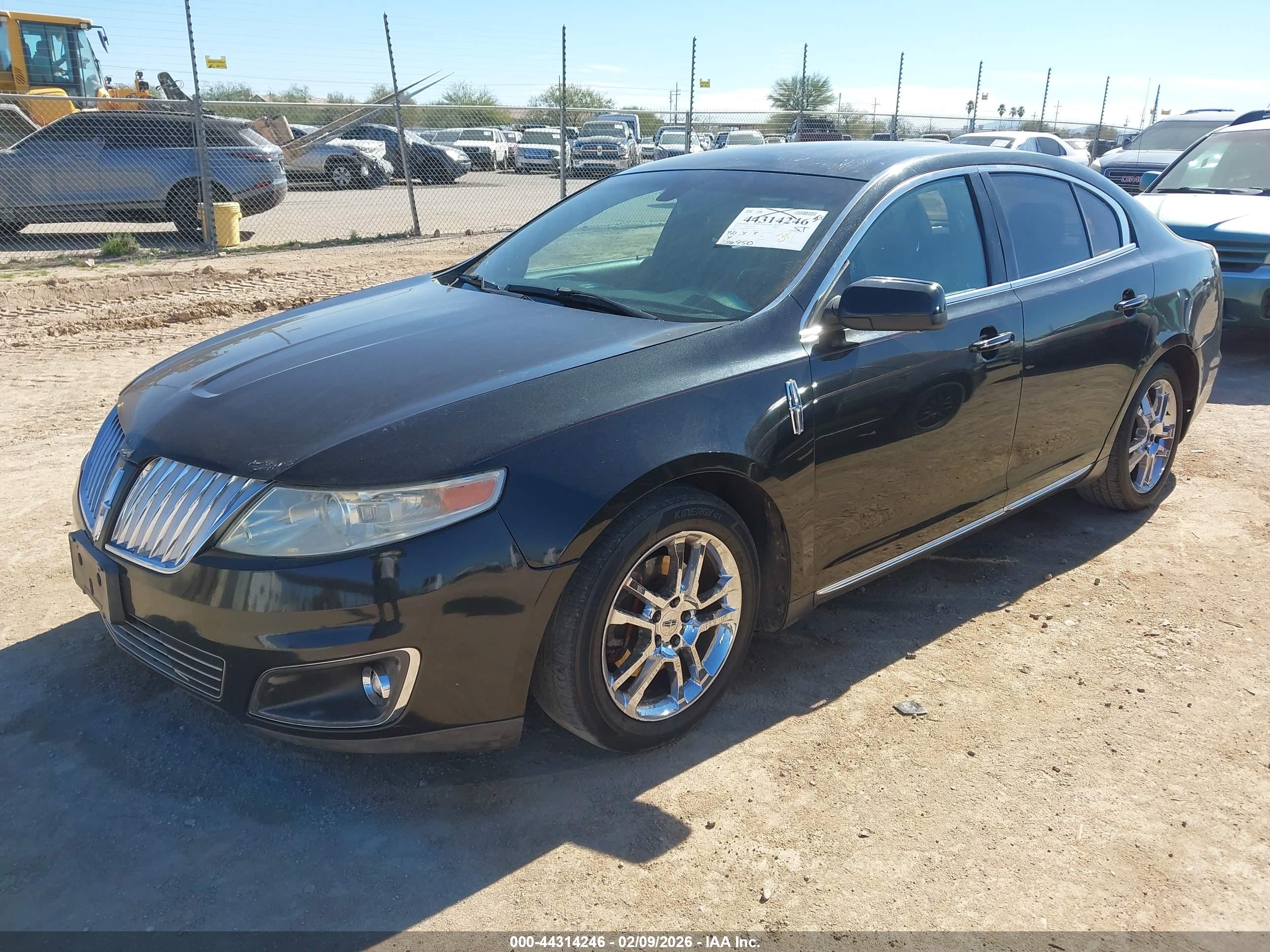 LINCOLN MKS image 2