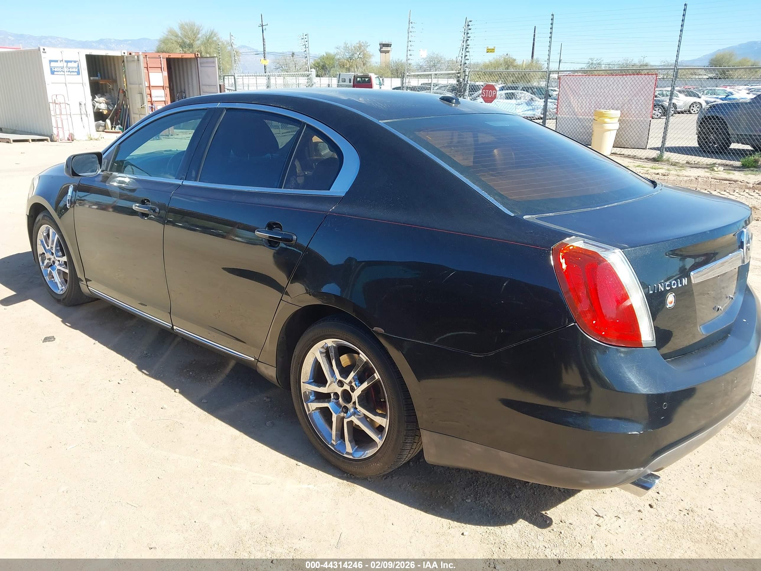 LINCOLN MKS image 3