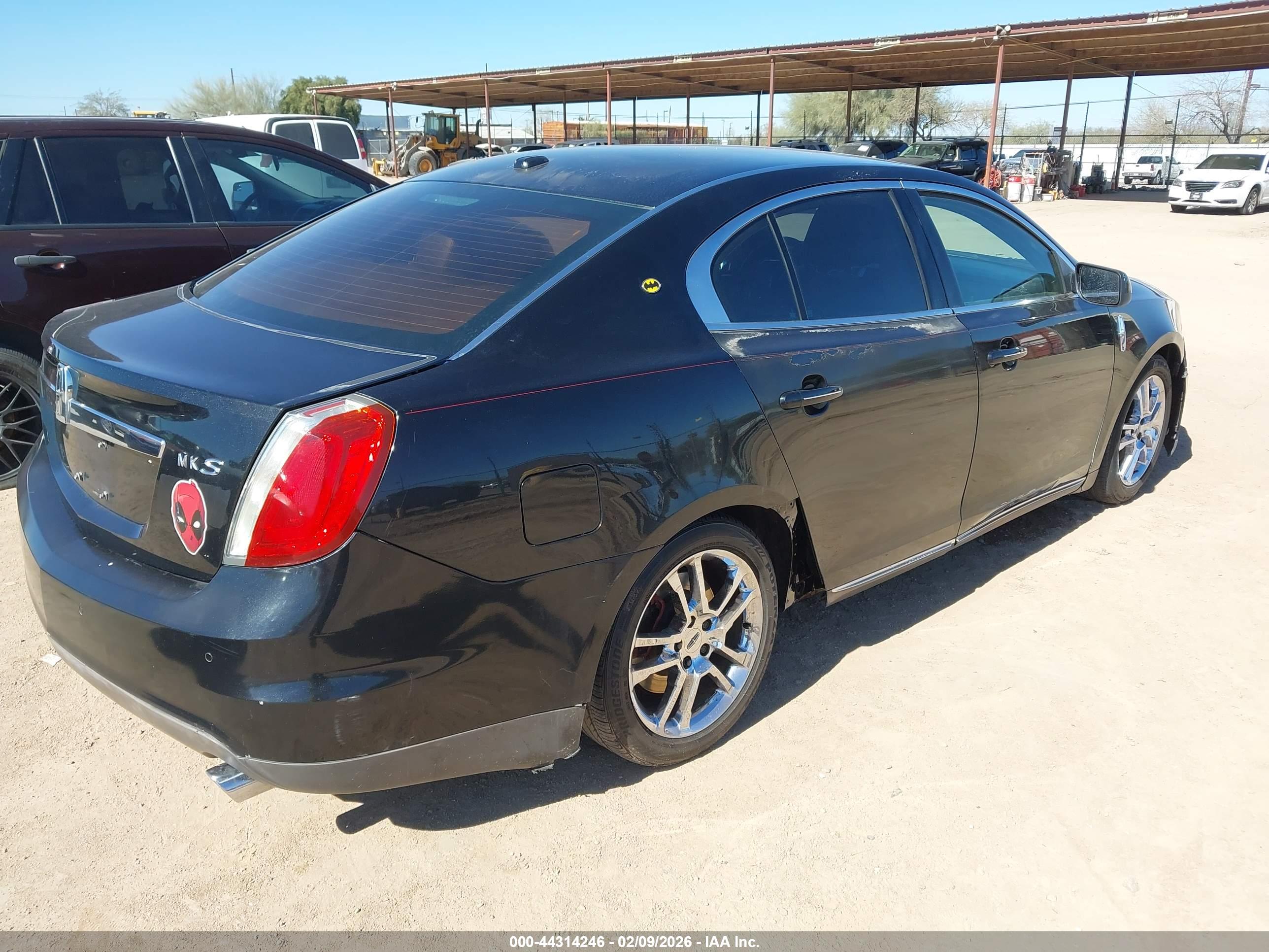 LINCOLN MKS image 4