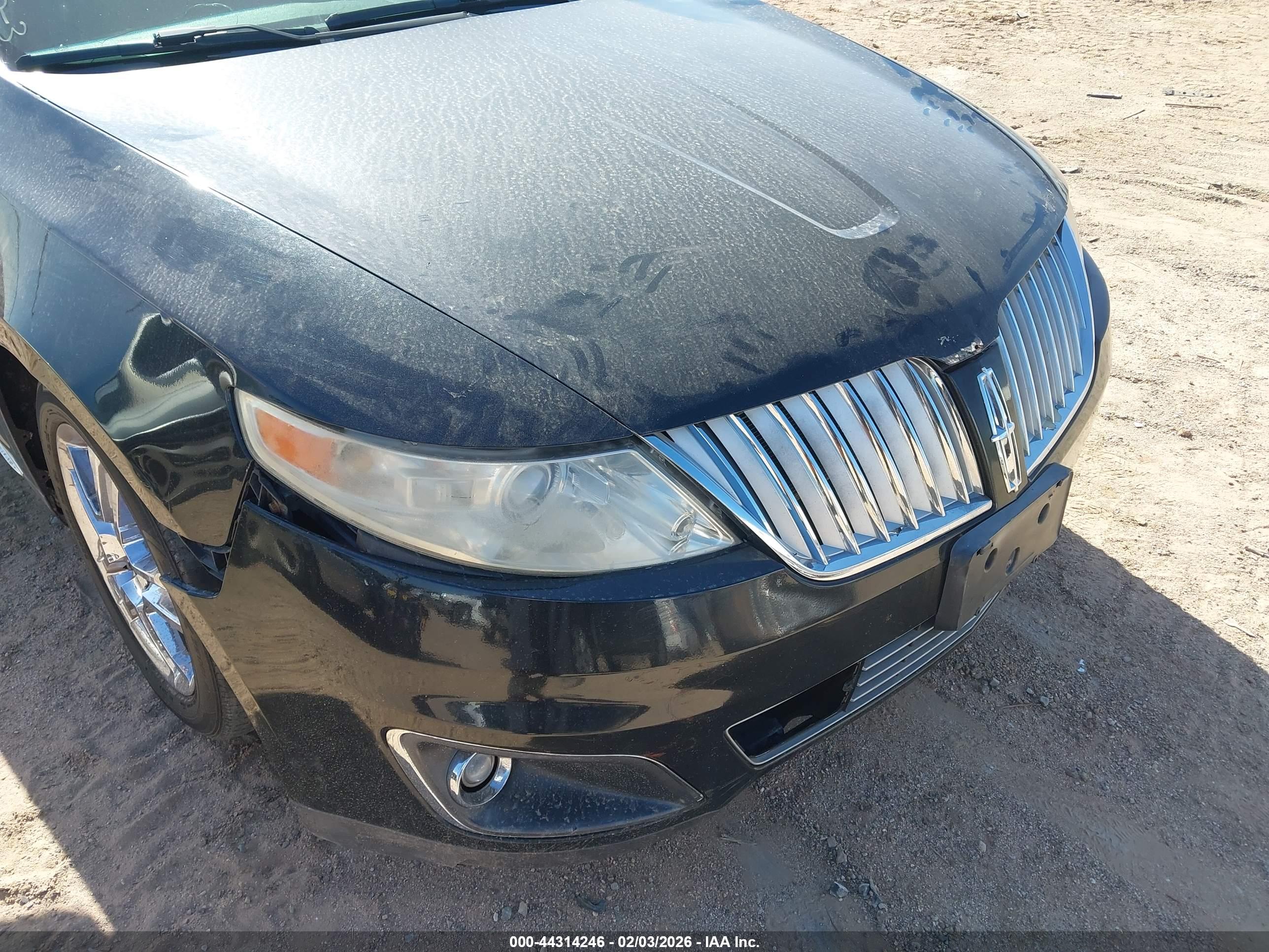LINCOLN MKS image 6