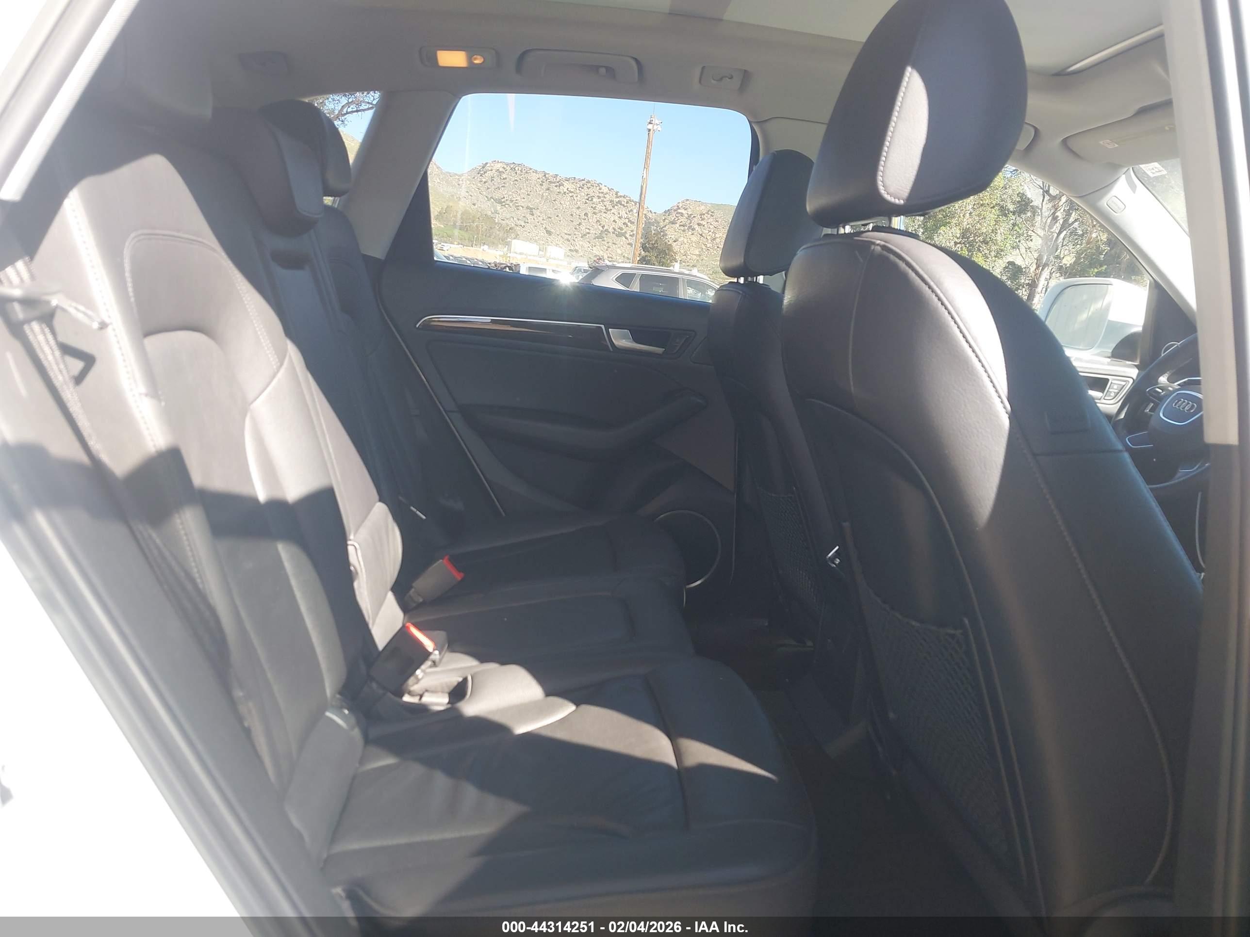 AUDI Q5 image 8