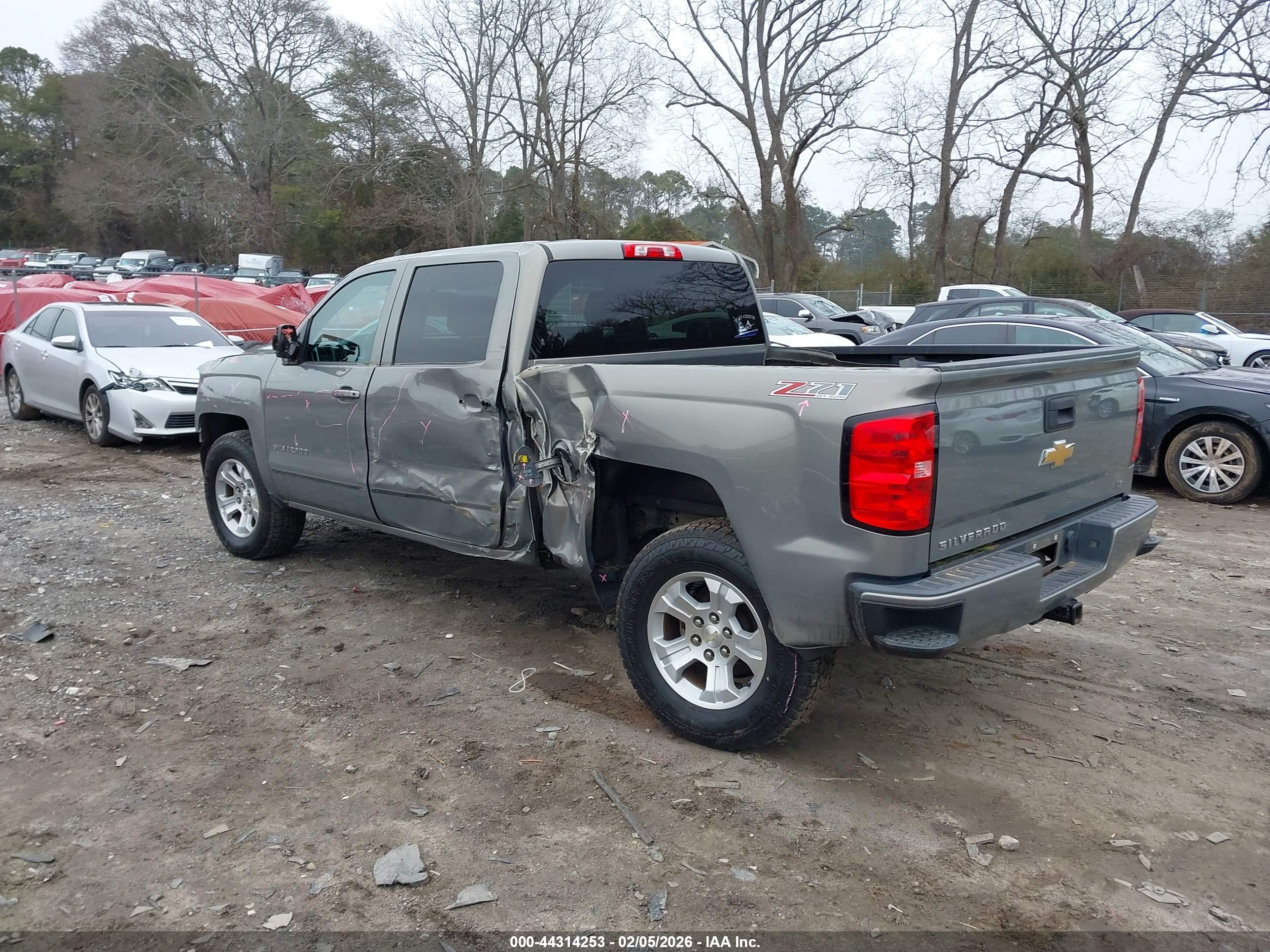 CHEVROLET SILVERADO image 3