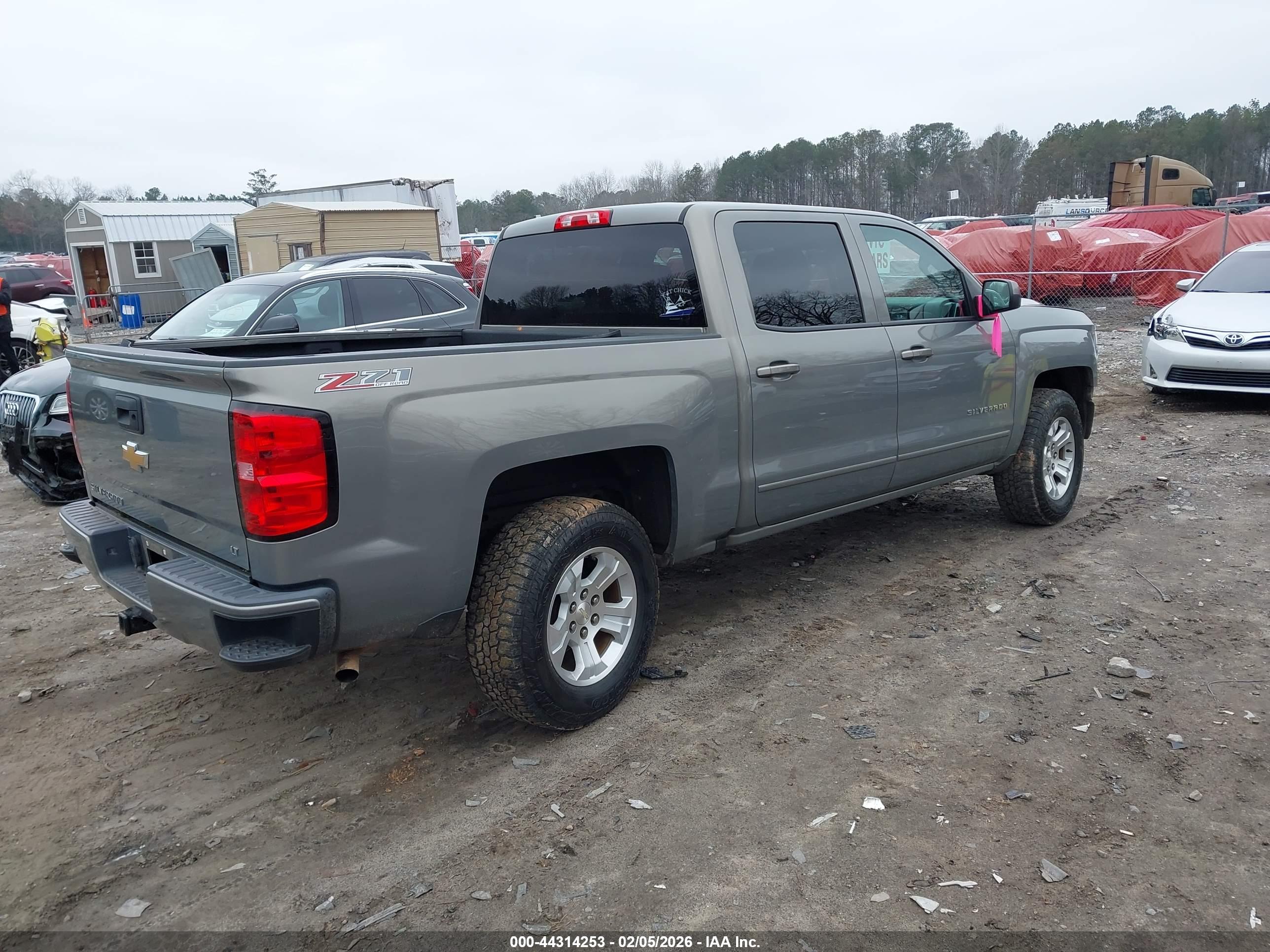 CHEVROLET SILVERADO image 4