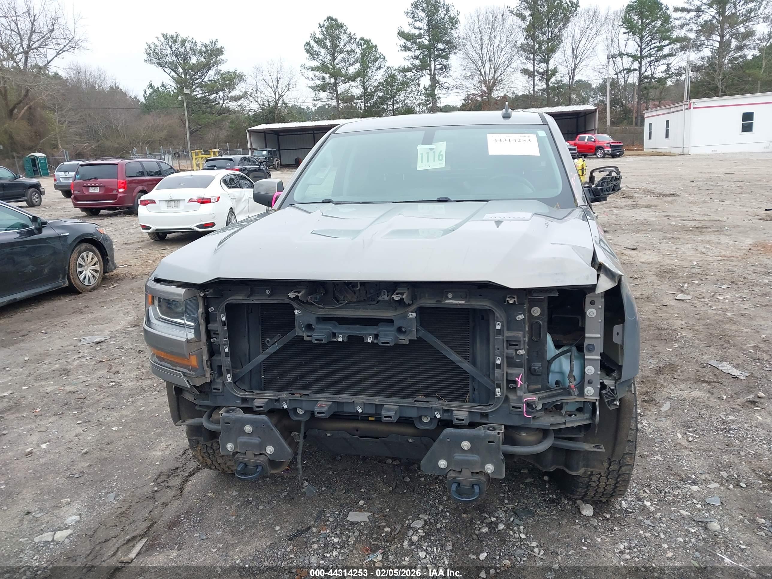 CHEVROLET SILVERADO image 6