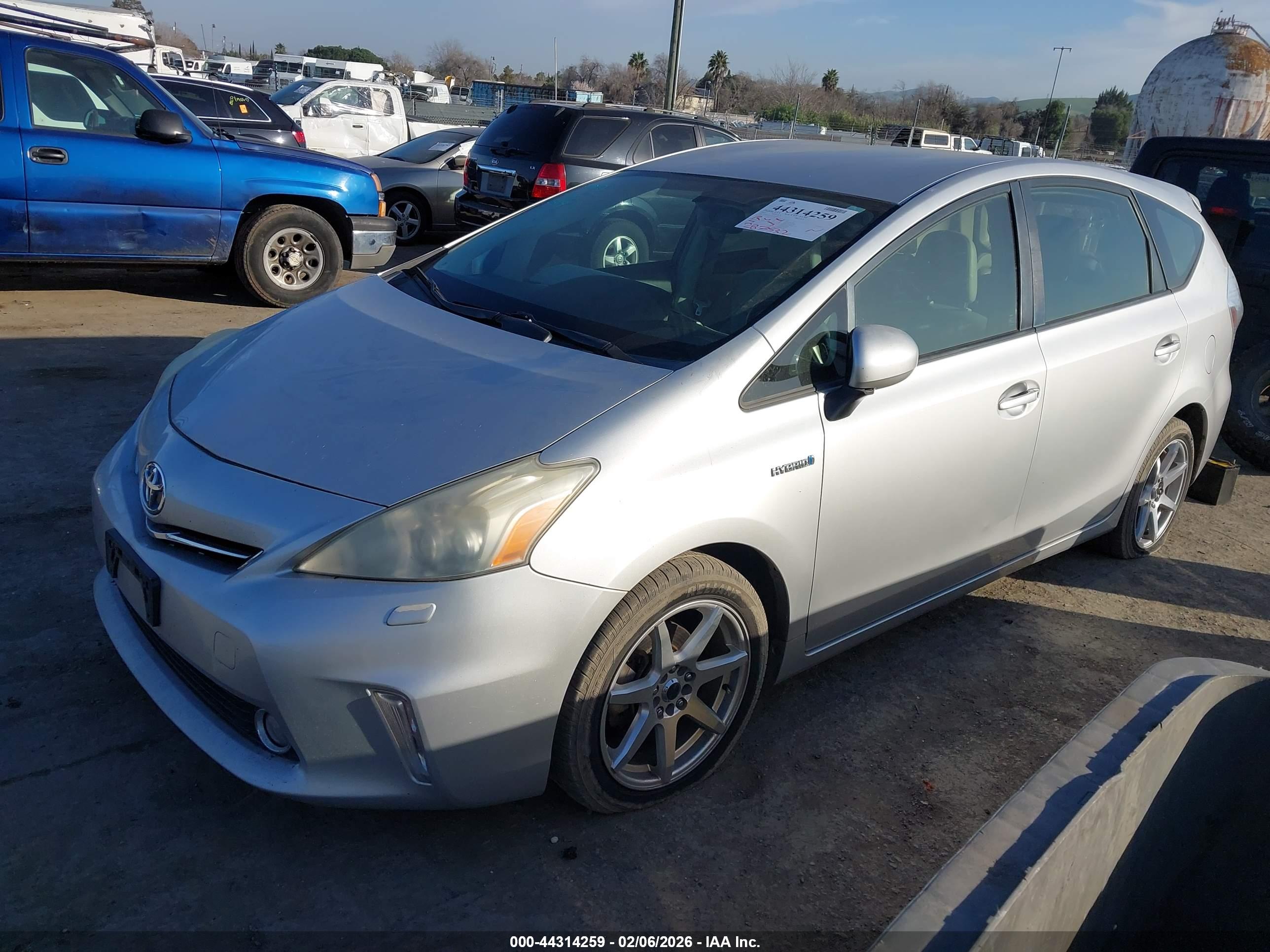 TOYOTA PRIUS image 2