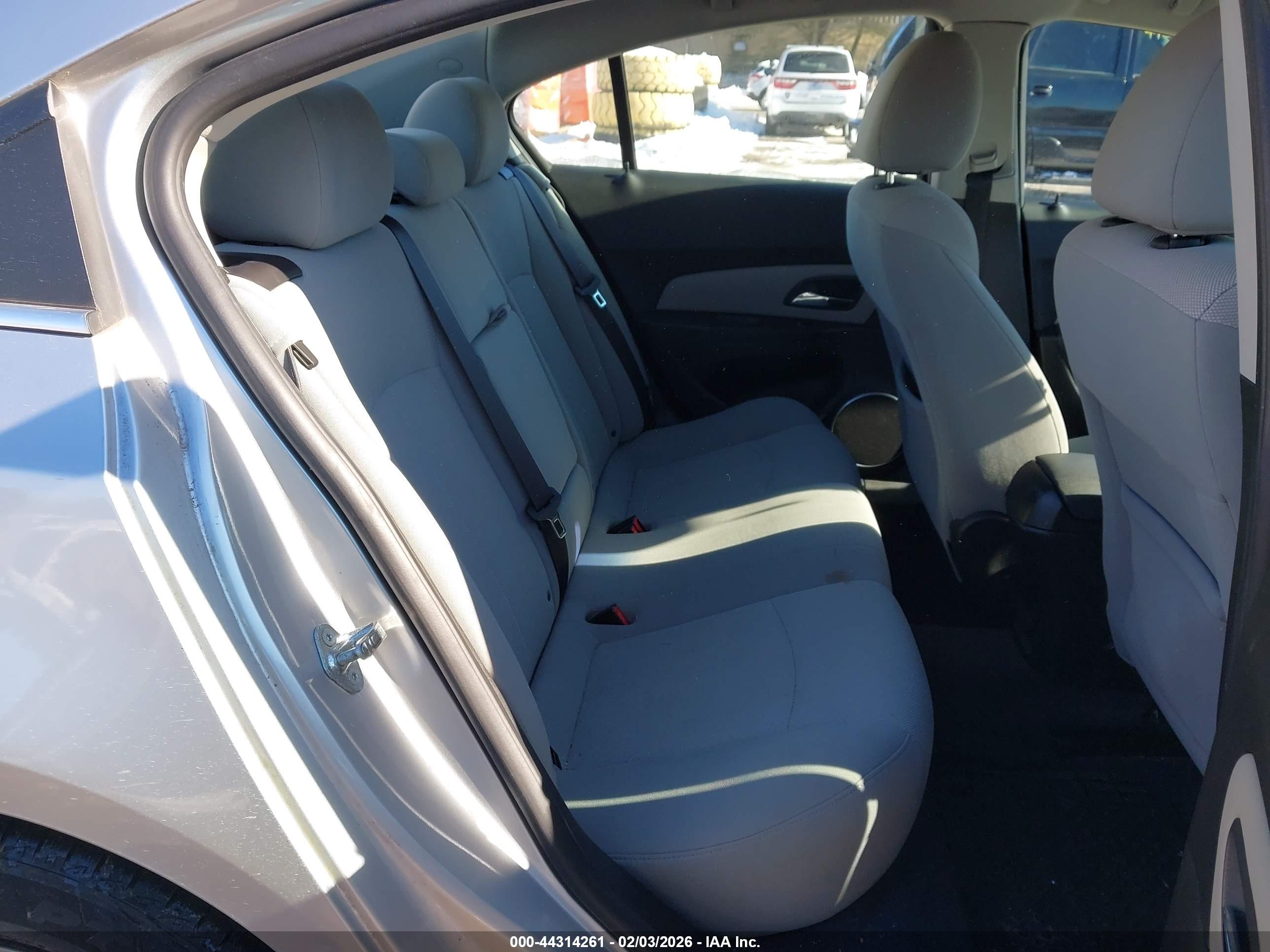 CHEVROLET CRUZE image 8