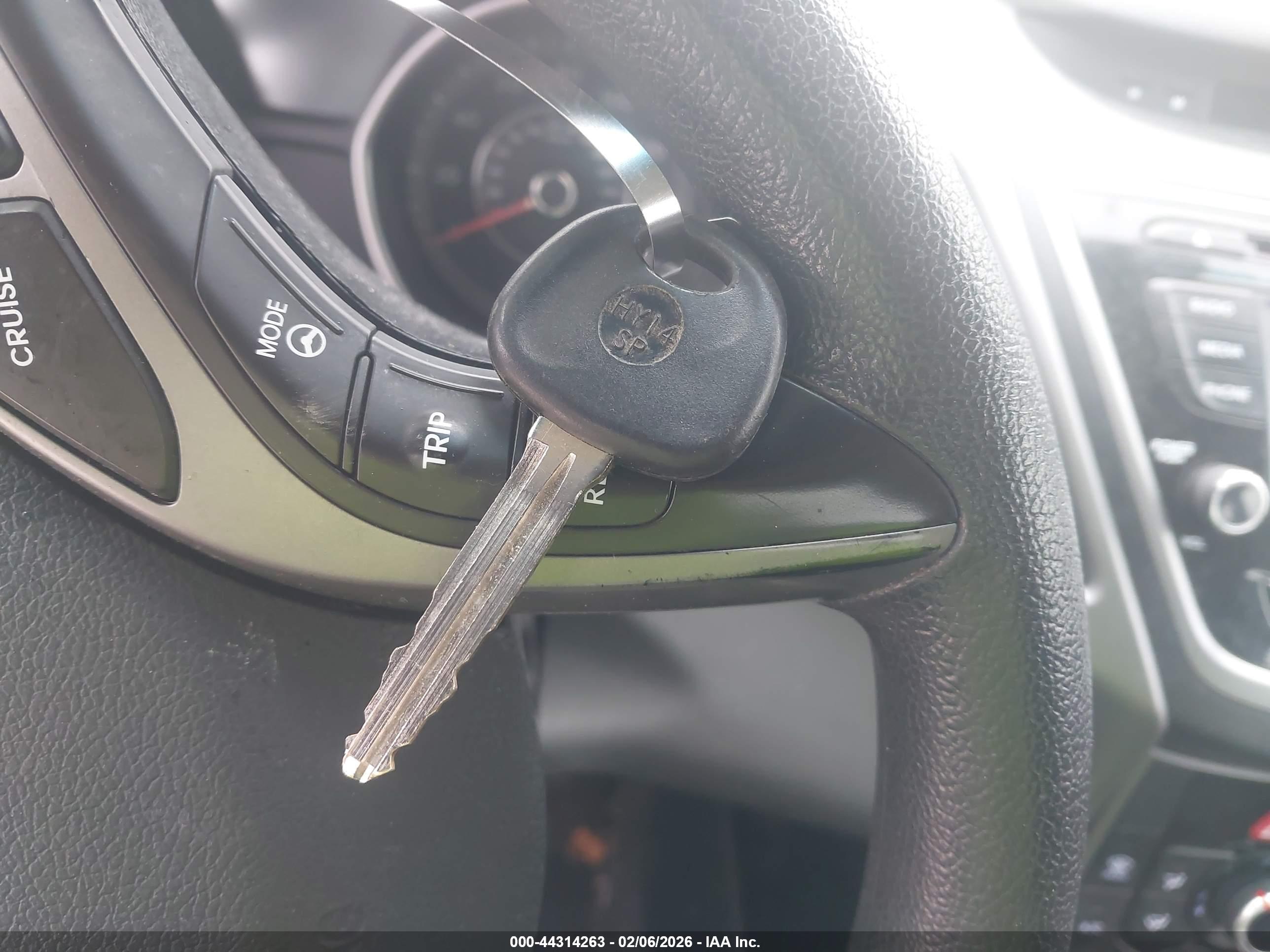HYUNDAI ELANTRA image 11