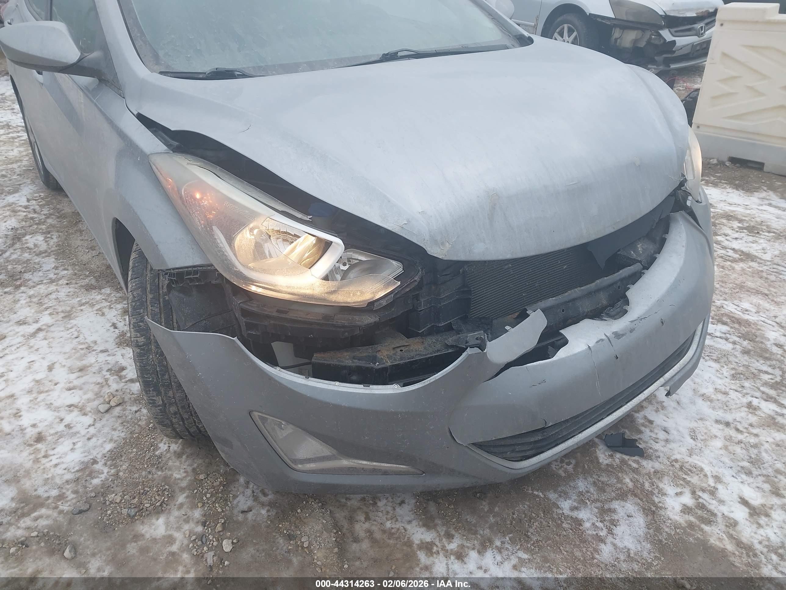 HYUNDAI ELANTRA image 6