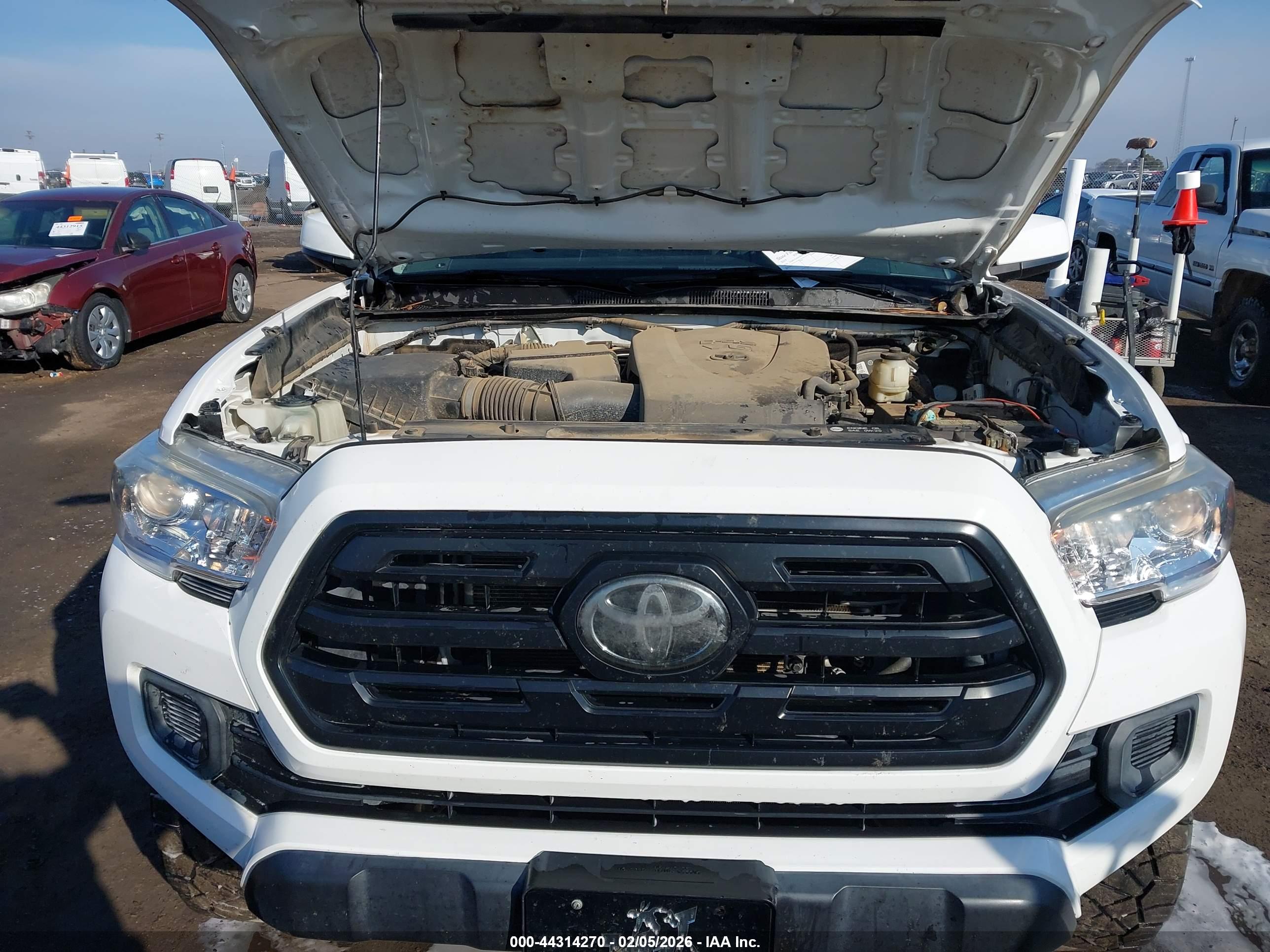TOYOTA TACOMA image 10