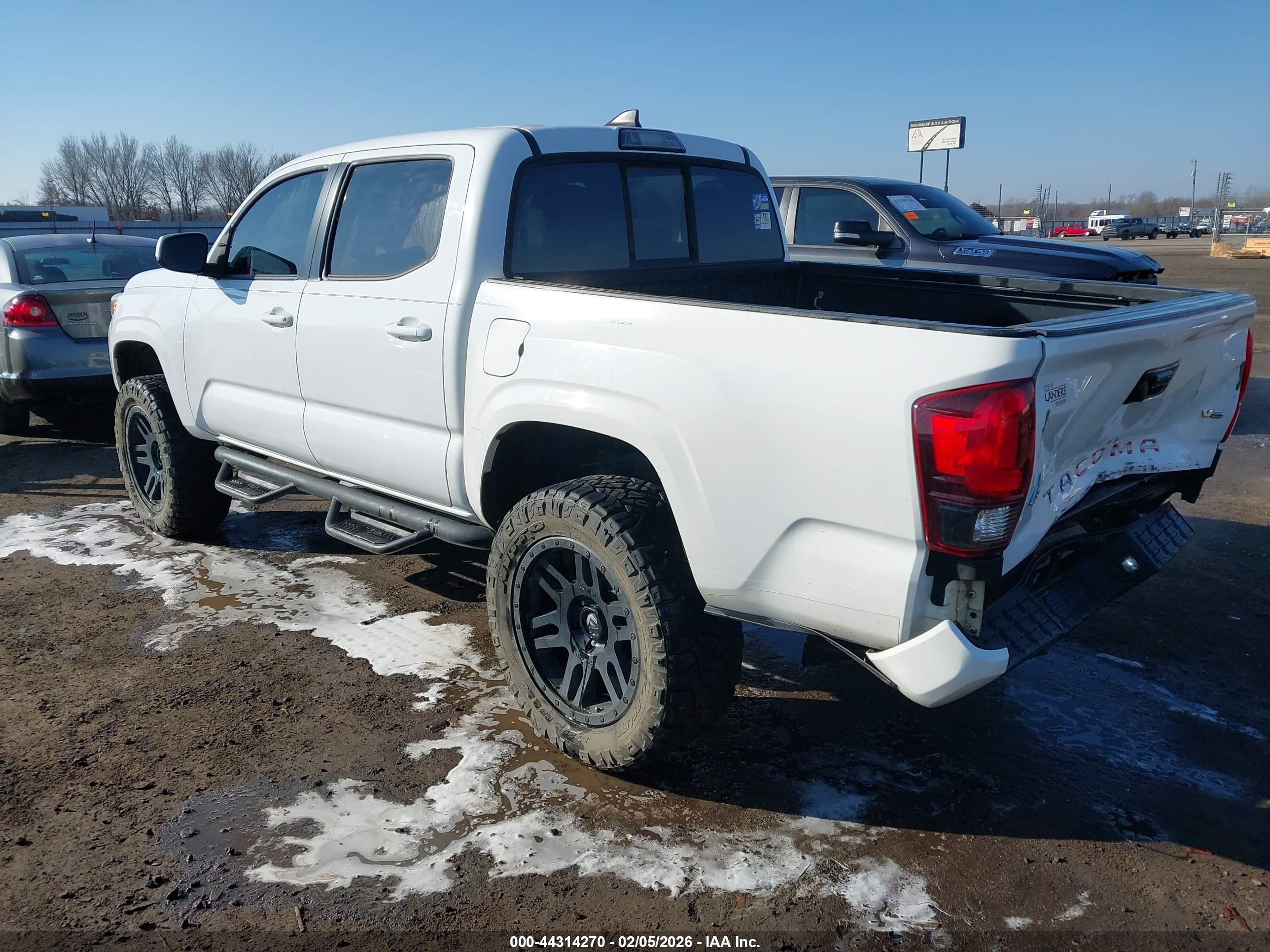 TOYOTA TACOMA image 3