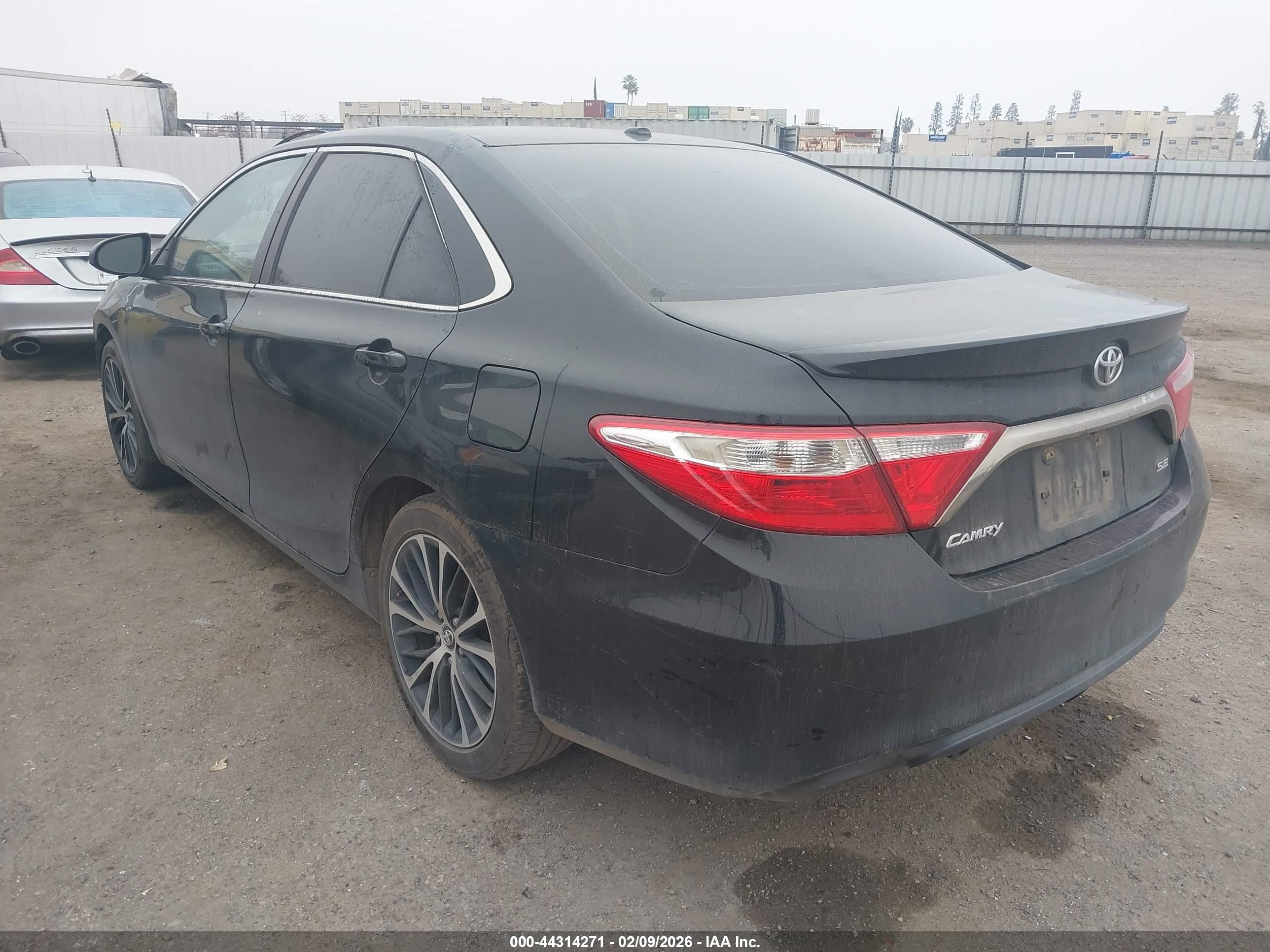 TOYOTA CAMRY image 3