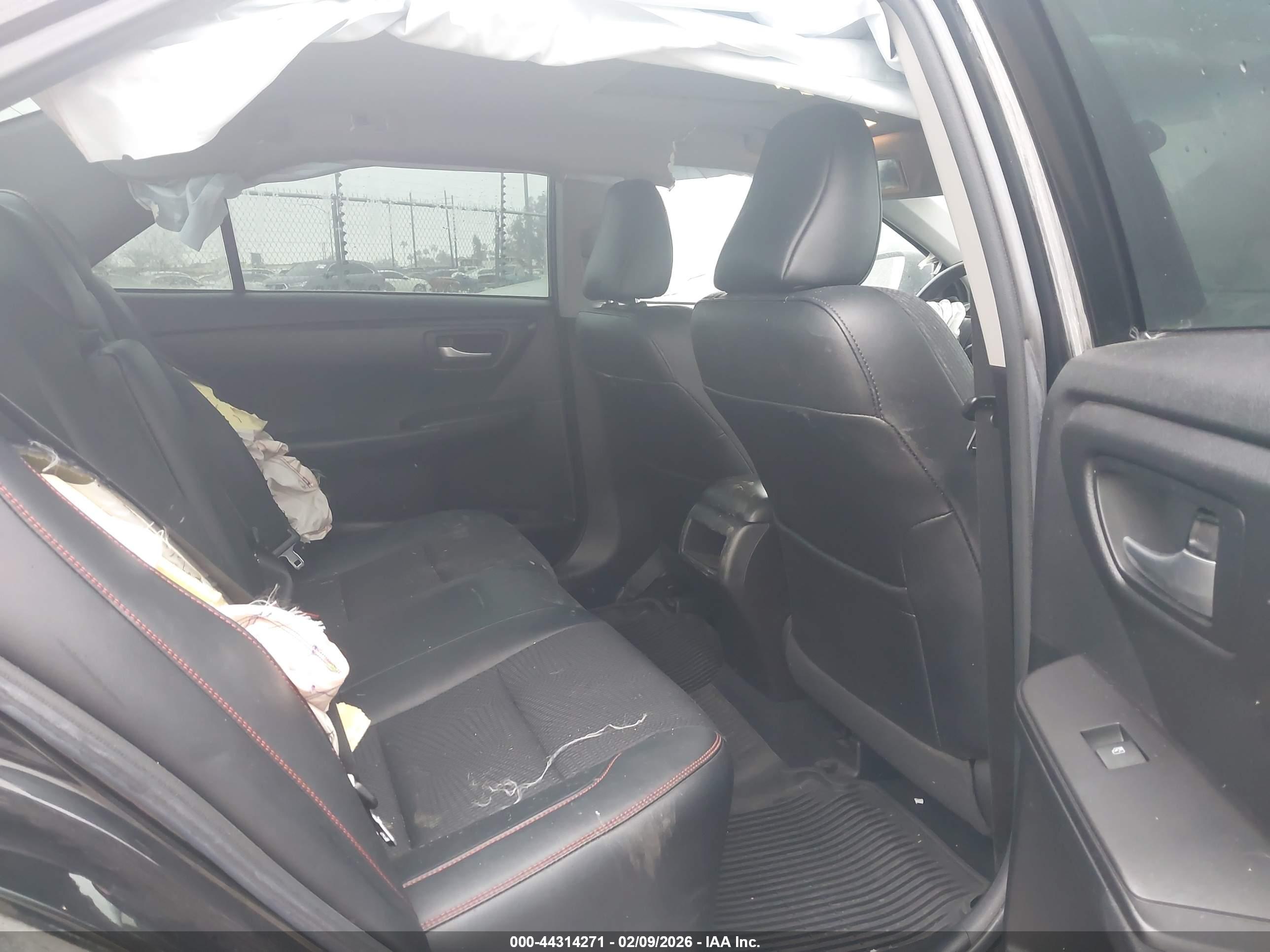 TOYOTA CAMRY image 8