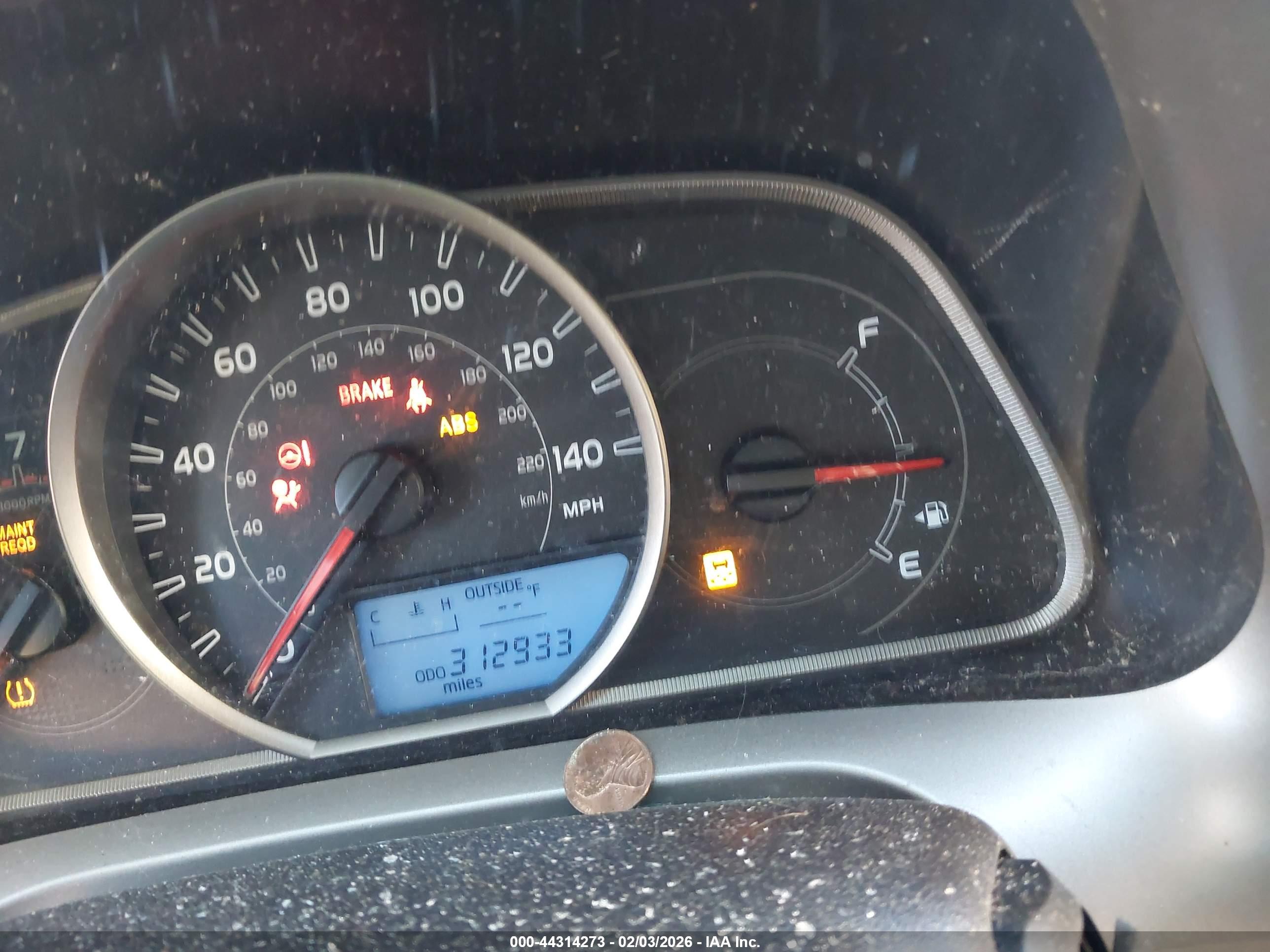 TOYOTA RAV4 image 7