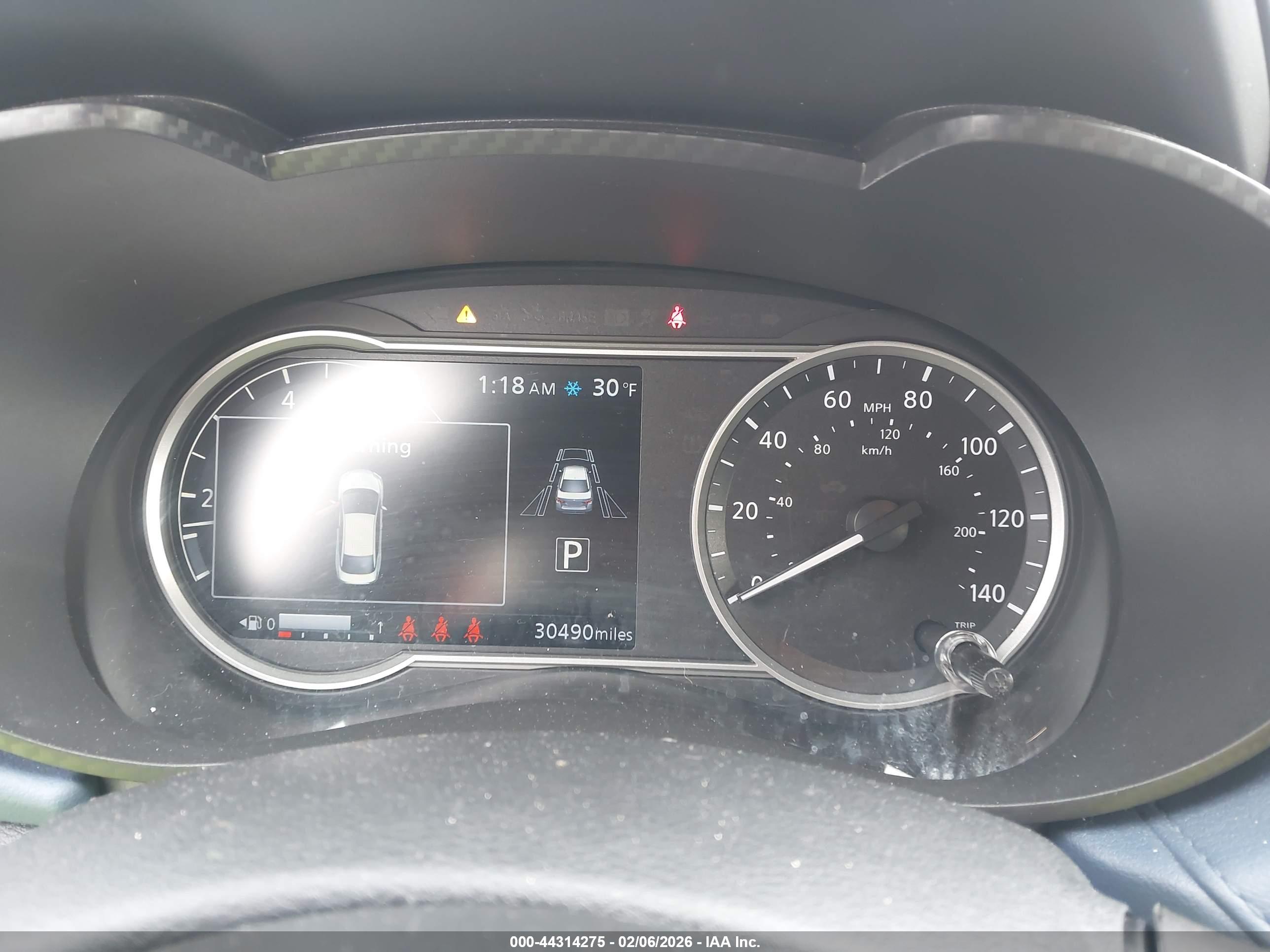 NISSAN VERSA image 7