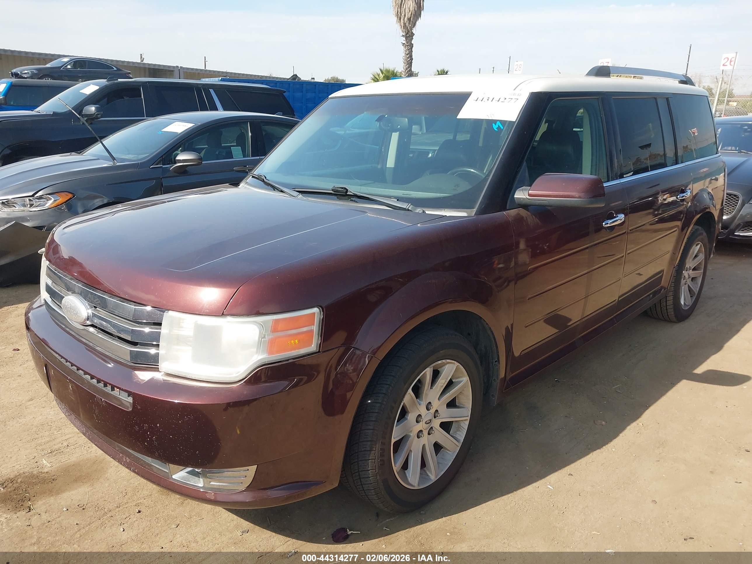 FORD FLEX image 2