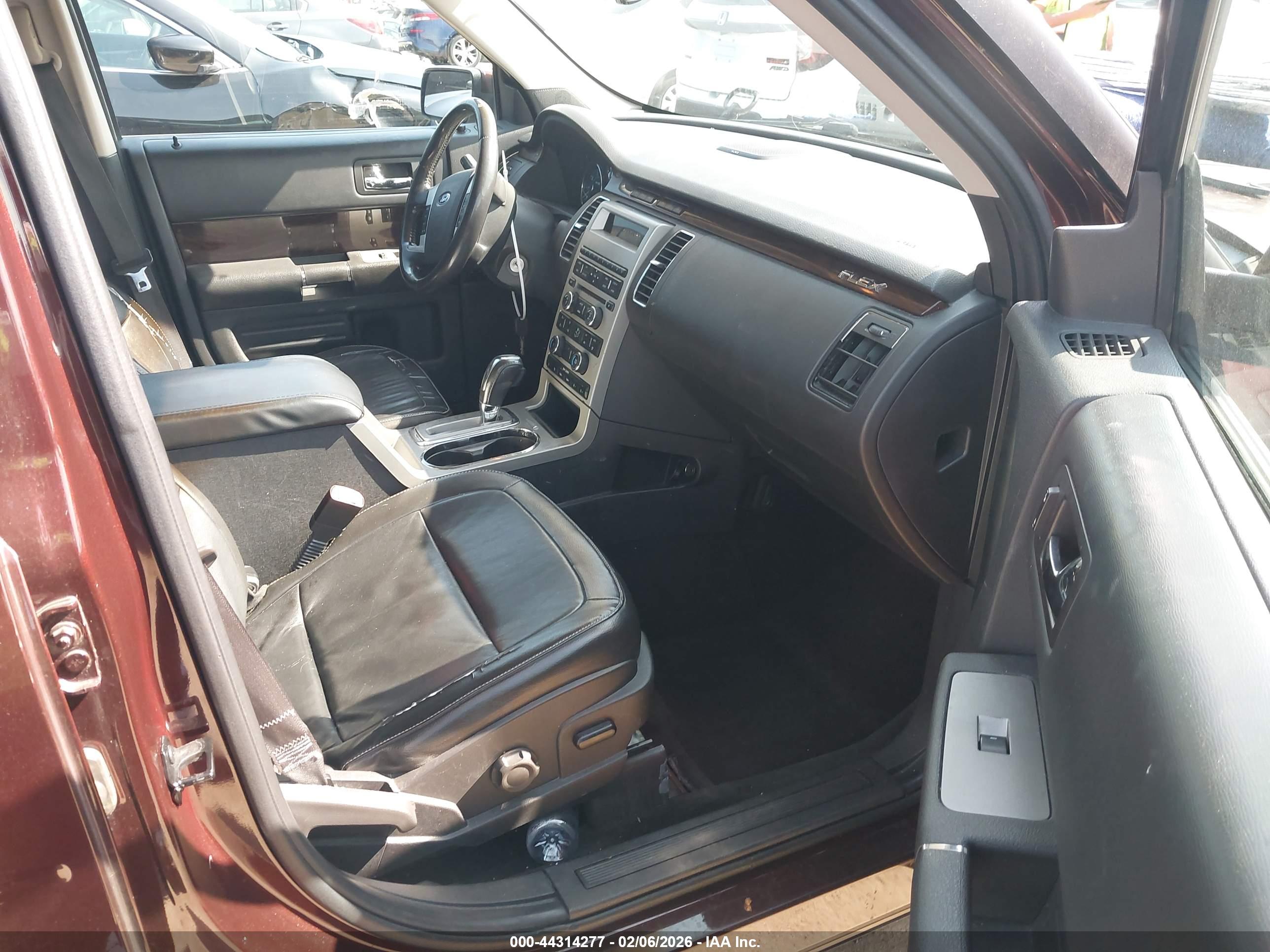FORD FLEX image 5