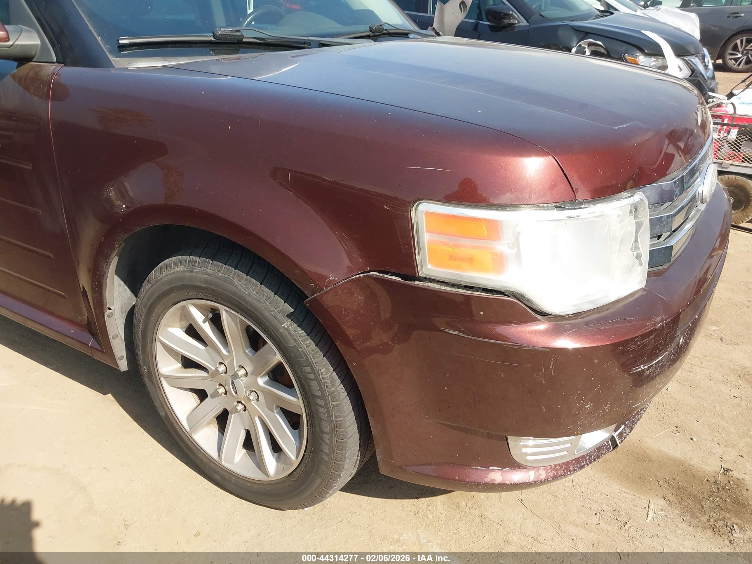 FORD FLEX image 6