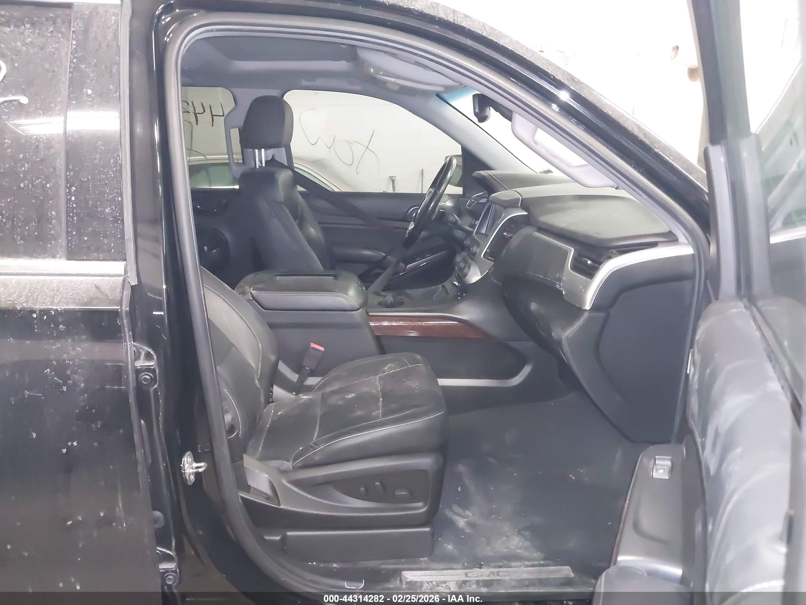 GMC YUKON image 5