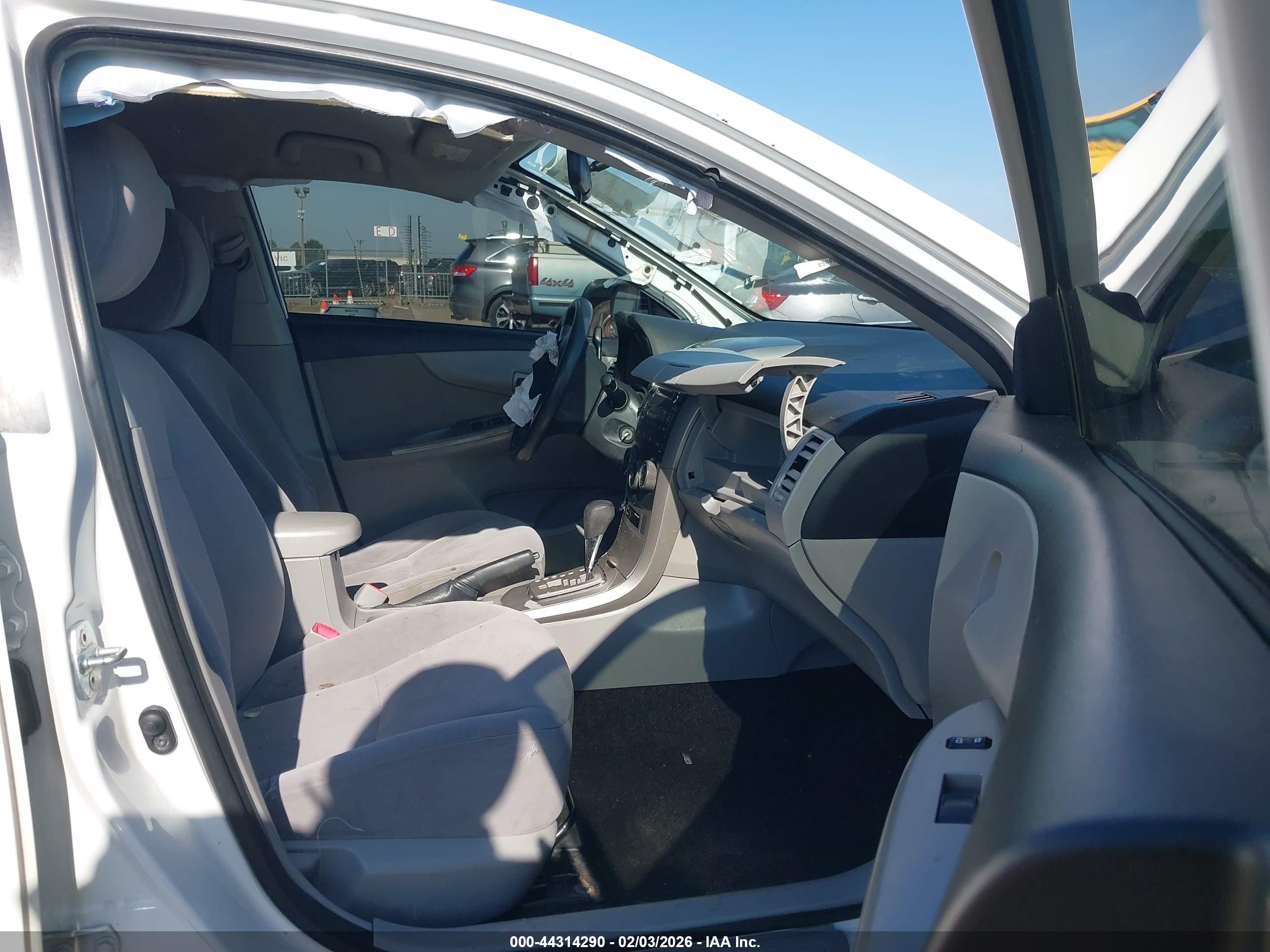 TOYOTA COROLLA image 5