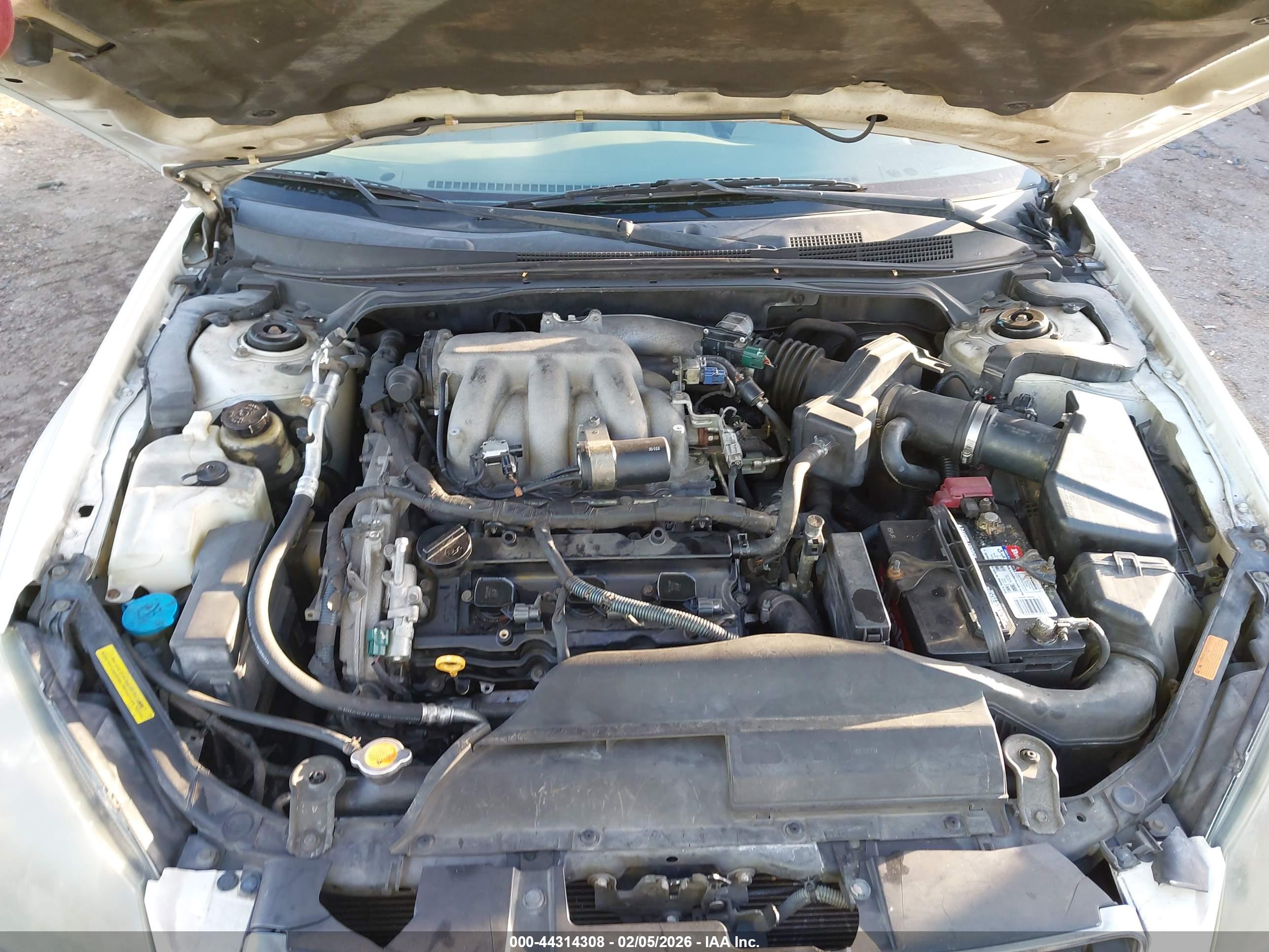 NISSAN ALTIMA image 10