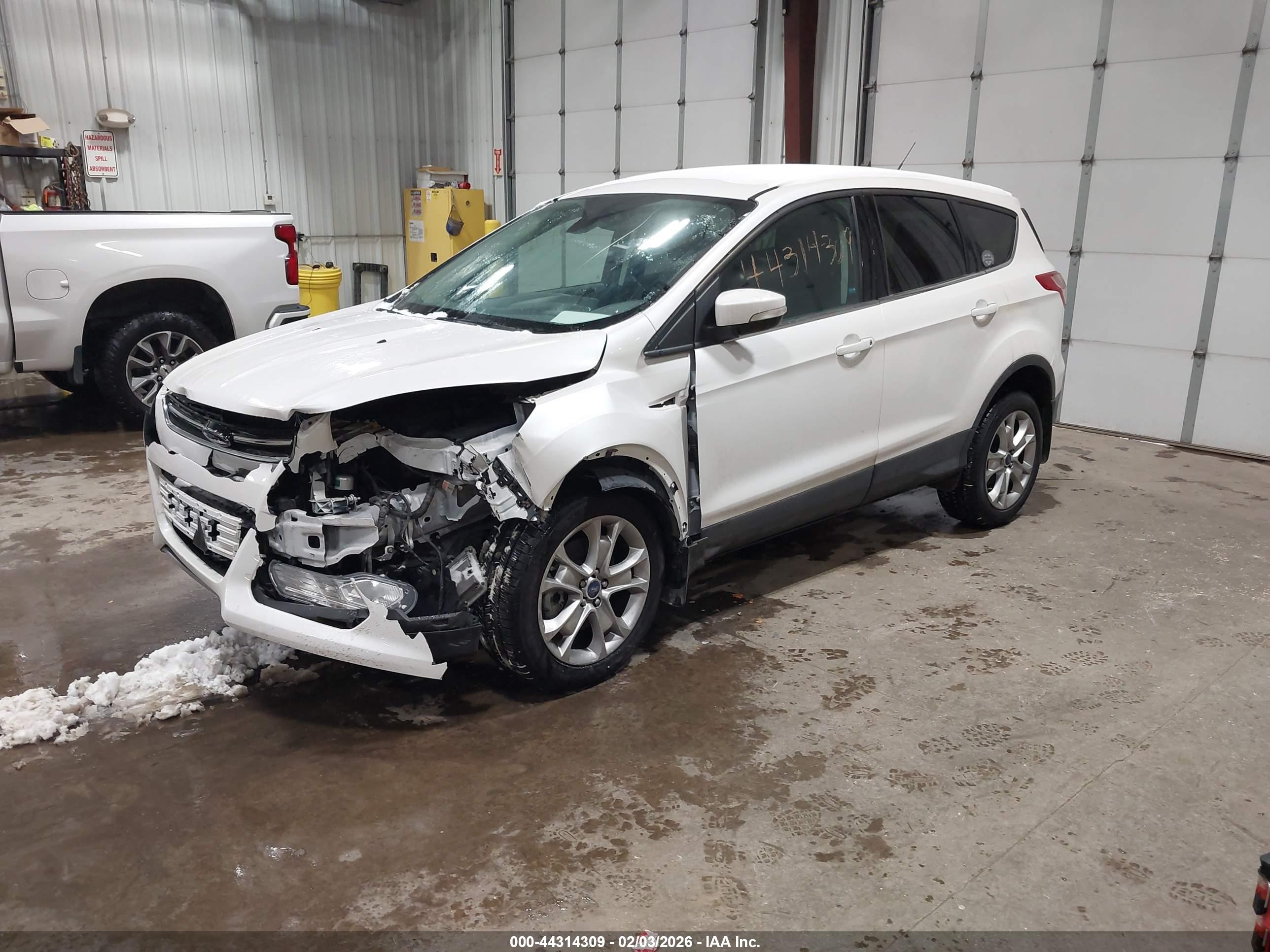 FORD ESCAPE image 2