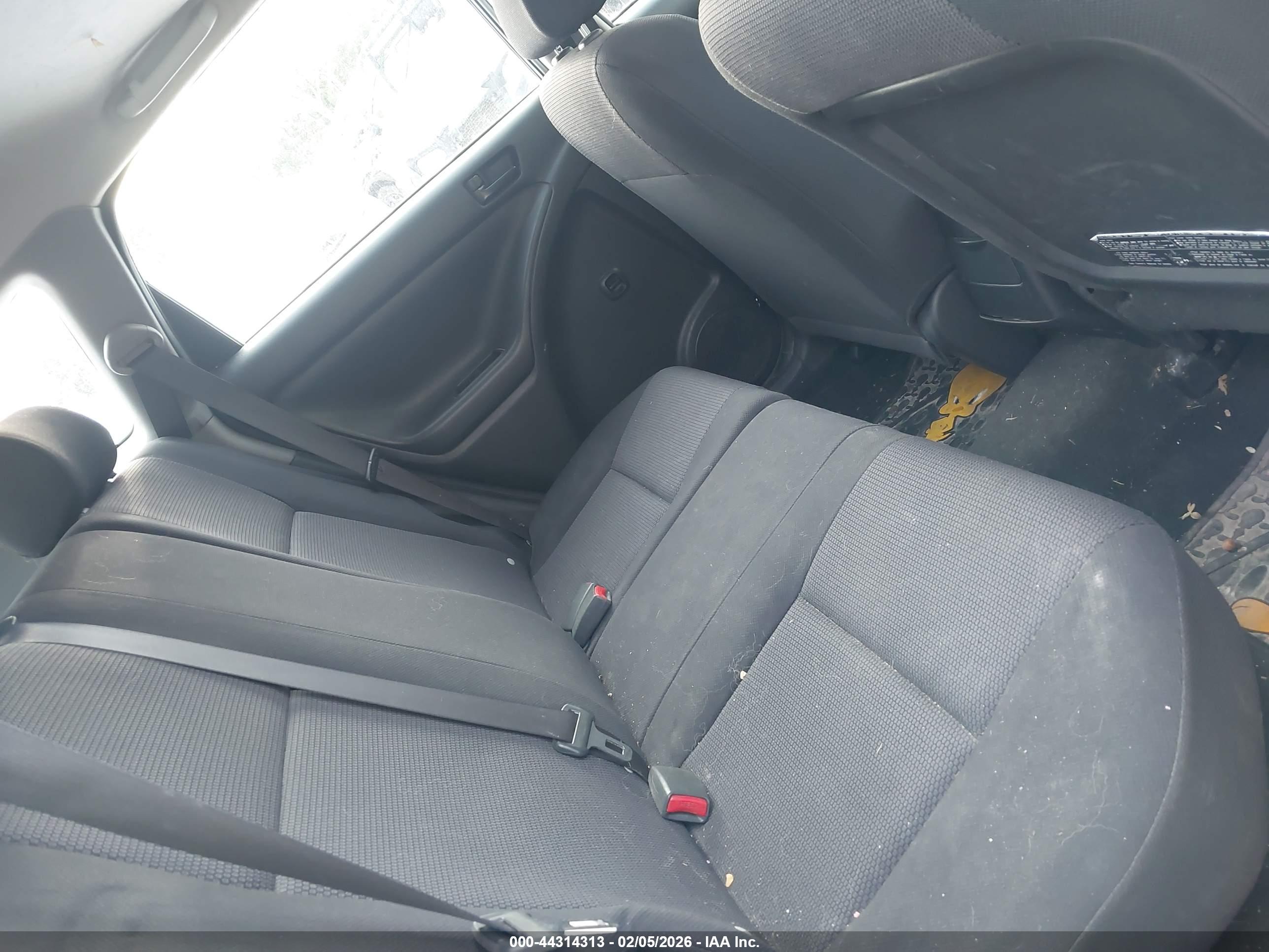 PONTIAC VIBE image 8